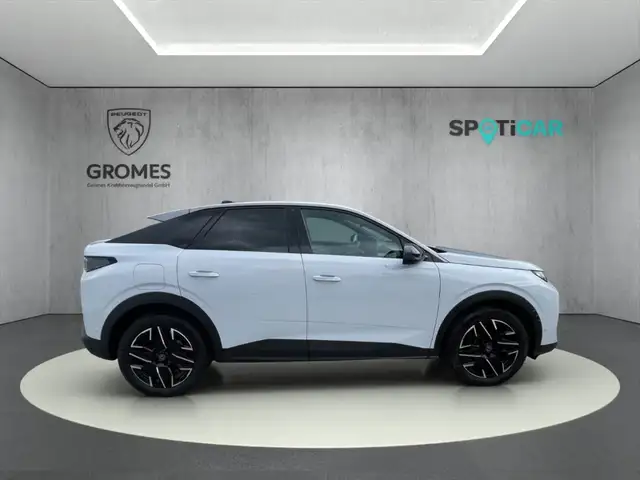 Peugeot 3008 view 2