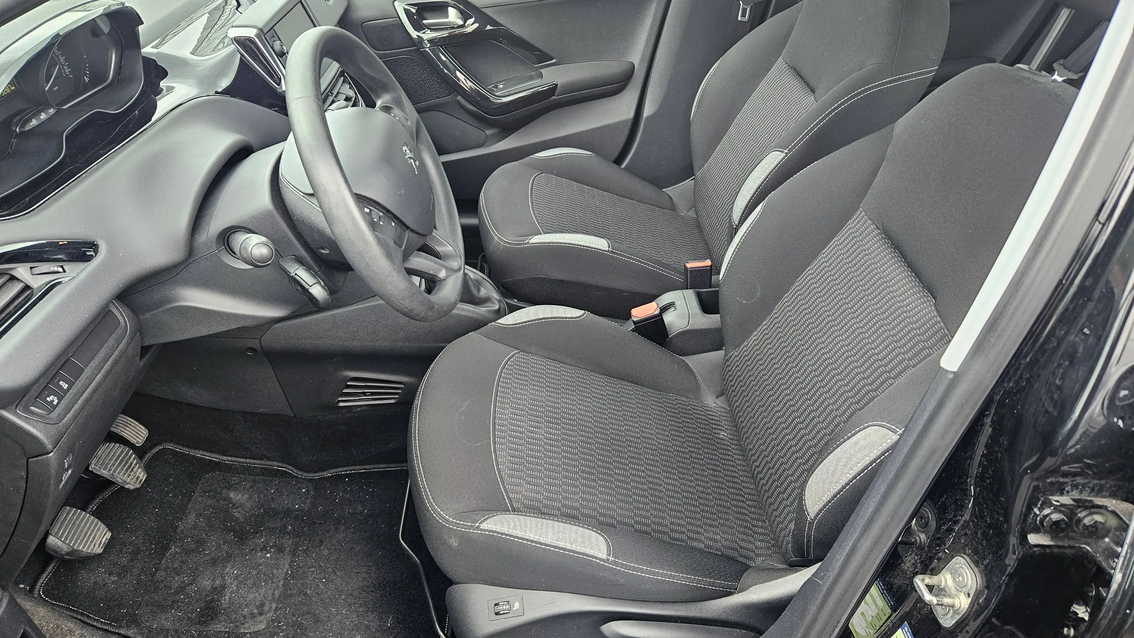 Peugeot 208 Active    Finanzierung möglich — photo 8