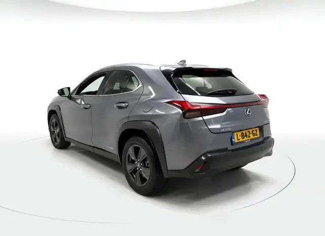 Lexus Ux view 4