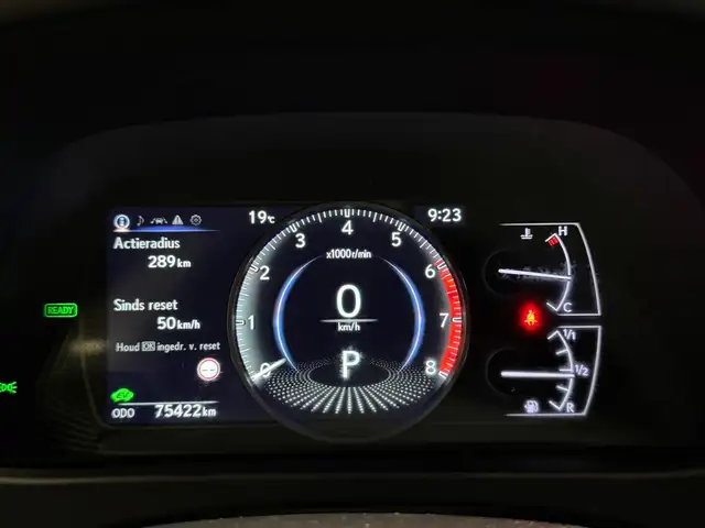 Lexus Ux view 10