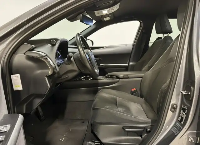 Lexus Ux view 7