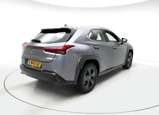 Lexus Ux view 2