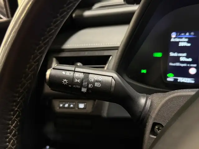 Lexus Ux view 13