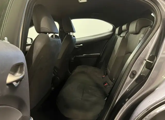 Lexus Ux view 8