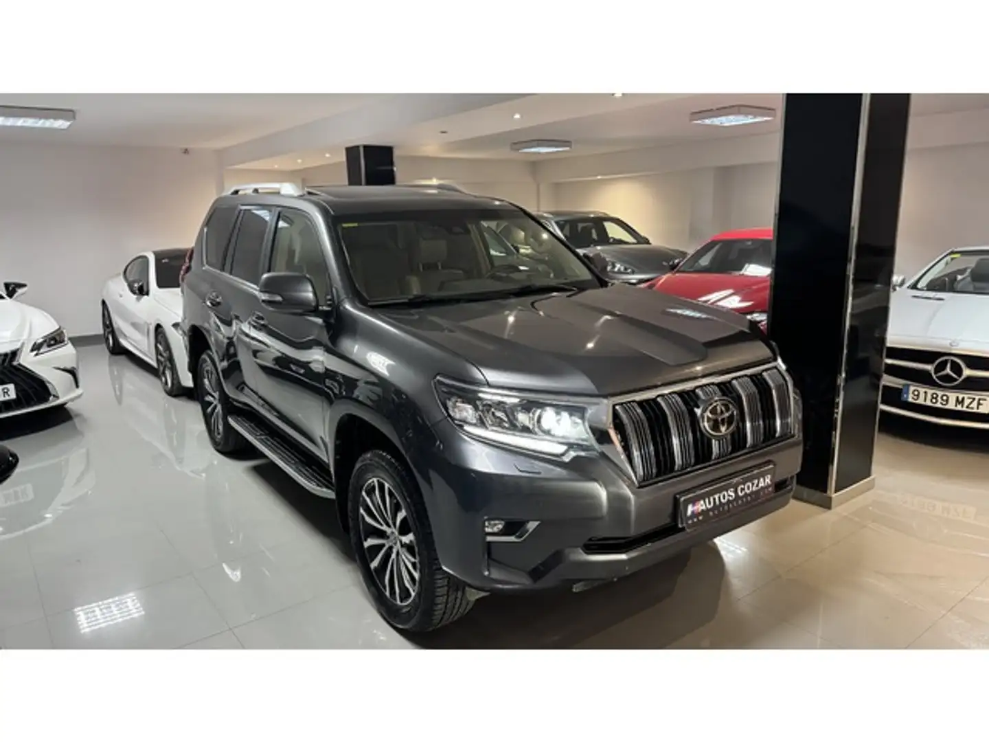 Toyota Land Cruiser D-4D VXL Aut. Gris - 1