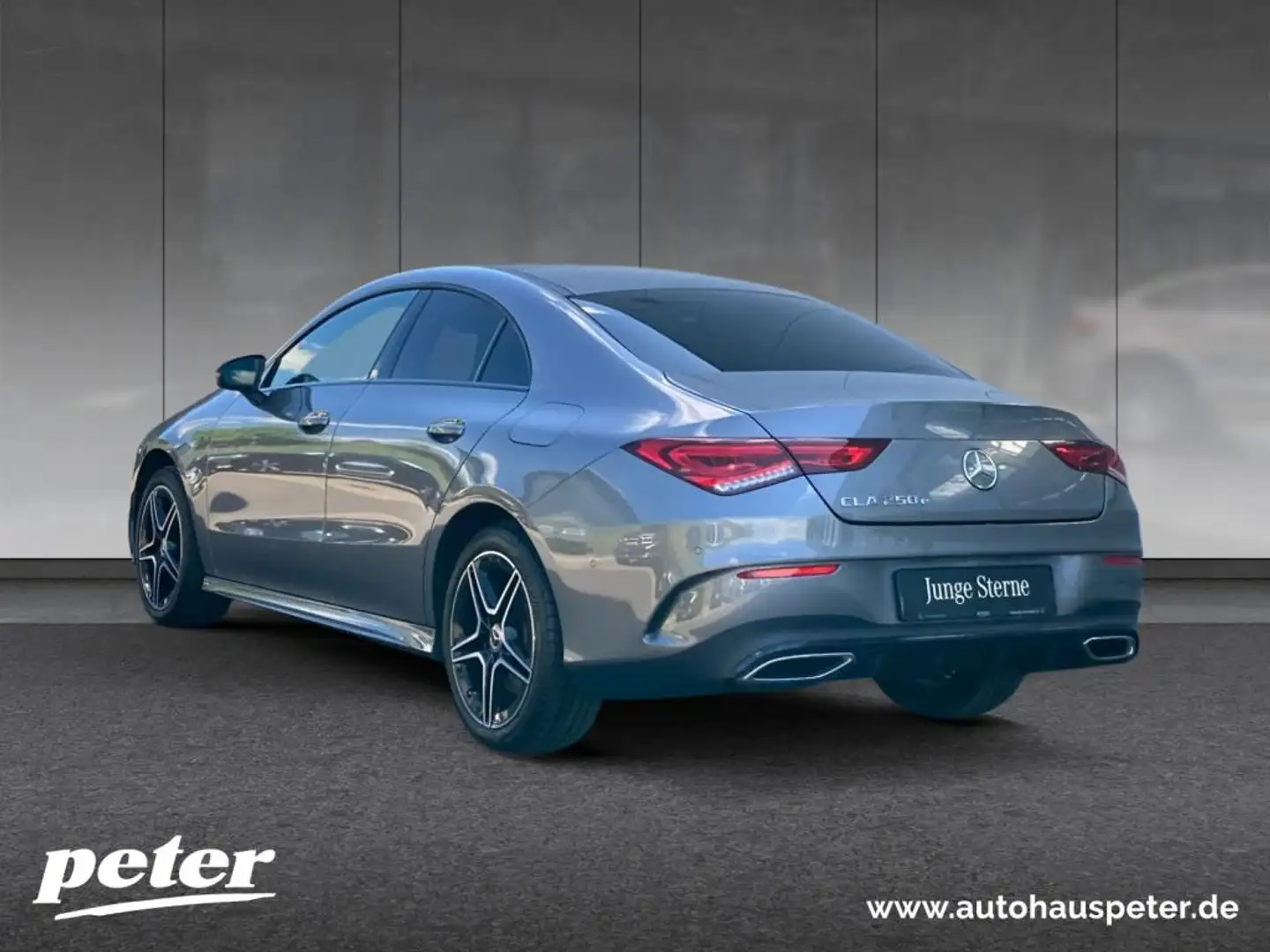Mercedes-Benz CLA 250 e Coupé AMG/Night/LED/Panorama-D/Head-up Grijs - 2