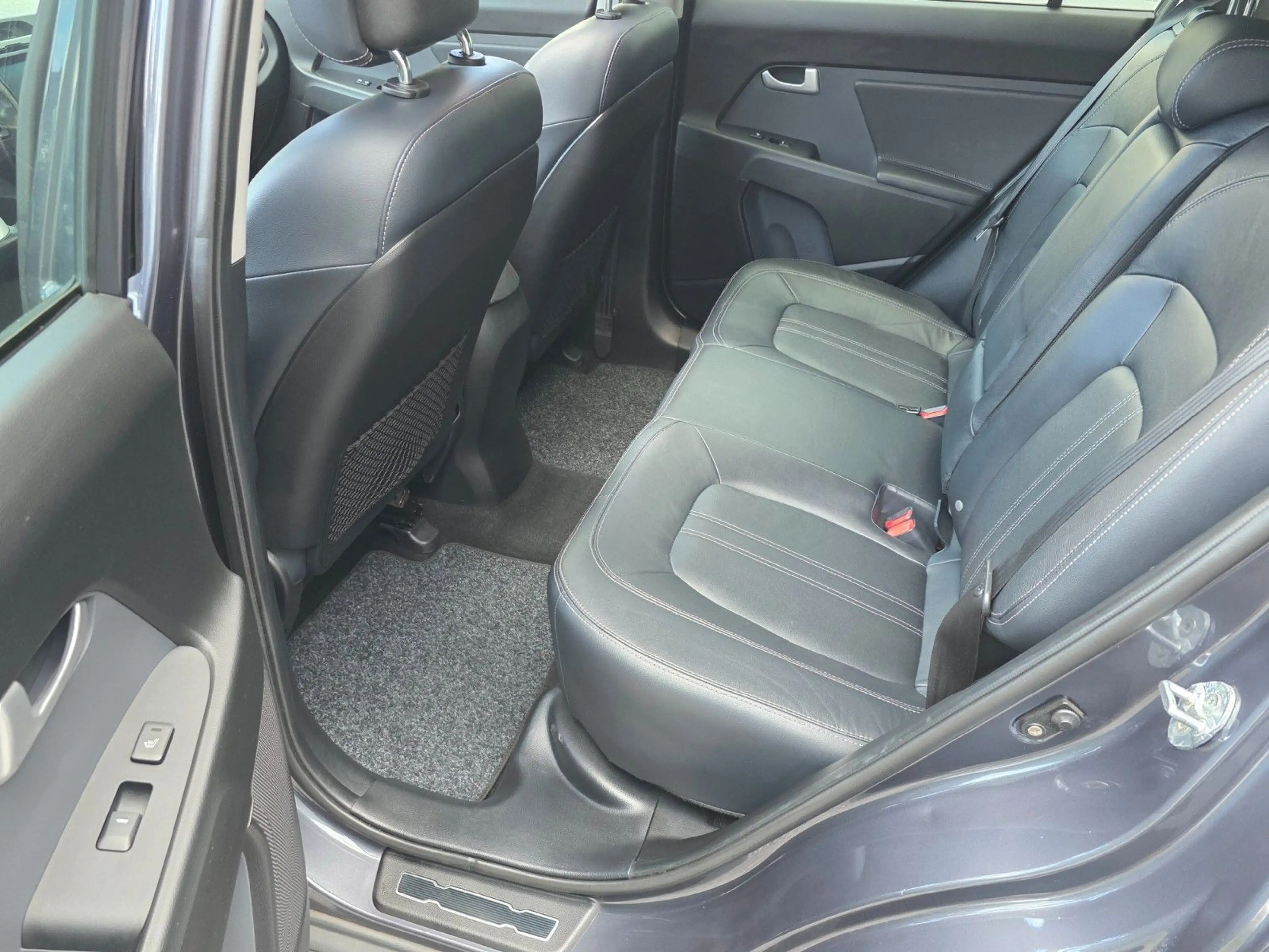 Kia Sportage Spirit 4WD AUTOM. TEMP KAMERA PANO NAVI — photo 13