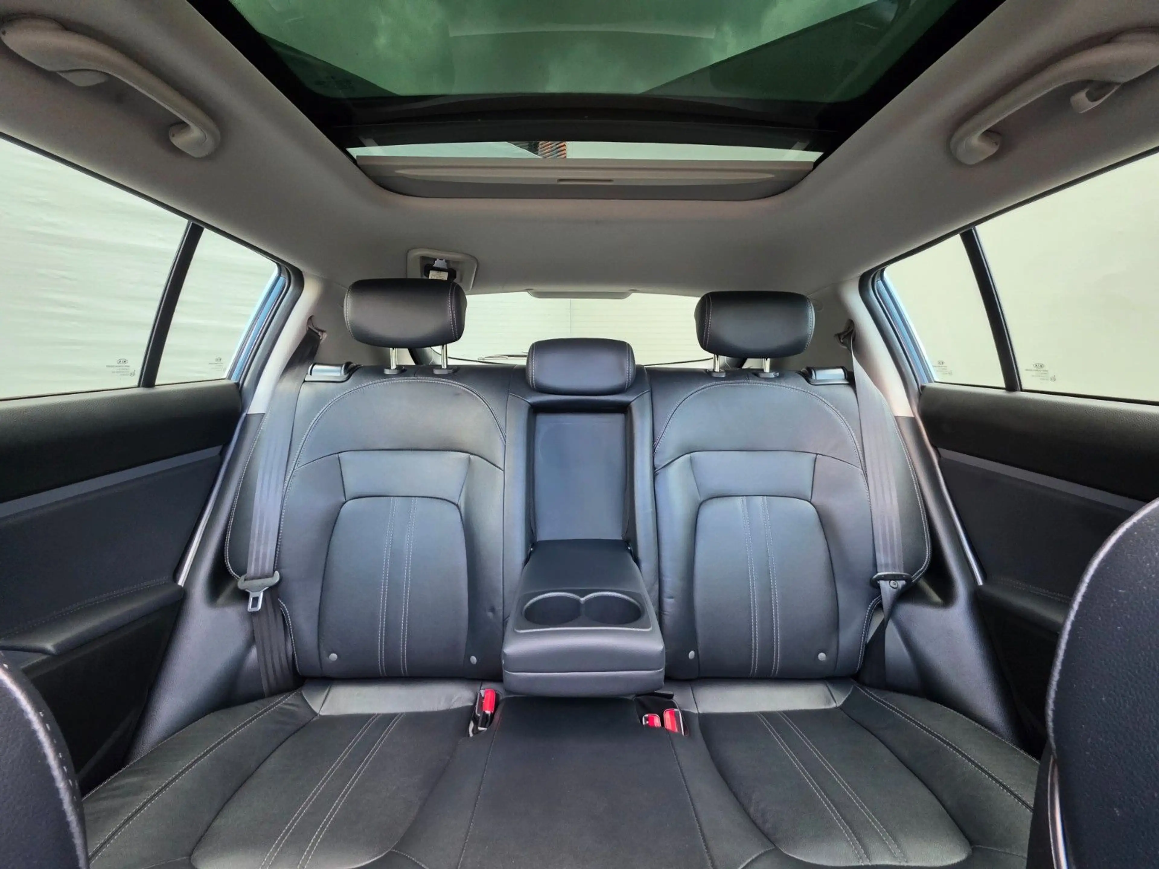 Kia Sportage Spirit 4WD AUTOM. TEMP KAMERA PANO NAVI — photo 15