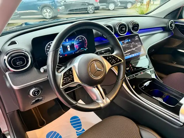 Mercedes-Benz 220 view 13