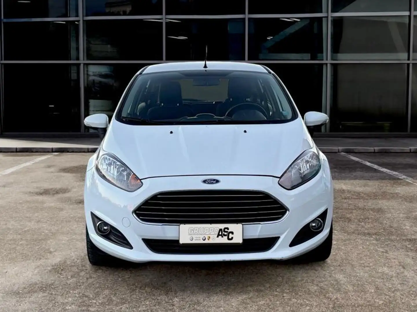 Ford Fiesta Fiesta 5p 1.2 BENZ 60 CV ADATTA NEOPATENTATI Weiß - 2