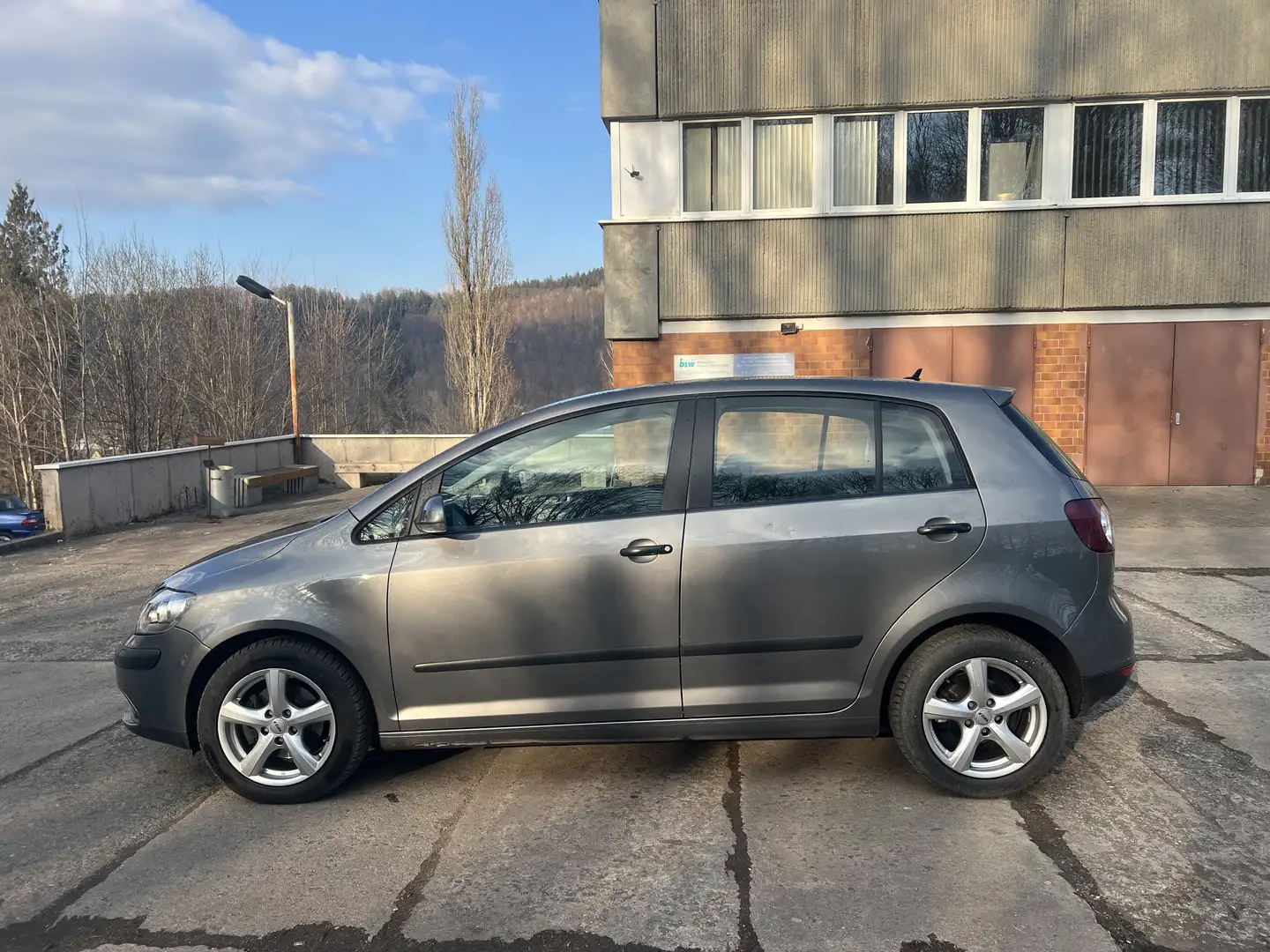 Volkswagen Golf Plus Trendline 1.9 TDI Standheizung  Tüv 06 2026 Grau - 2