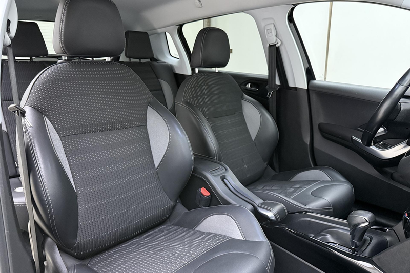 Peugeot 2008 1.2 PureTech Allure | Automaat | Apple carplay/And — photo 13