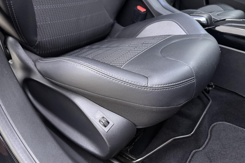 Peugeot 2008 1.2 PureTech Allure | Automaat | Apple carplay/And — photo 14
