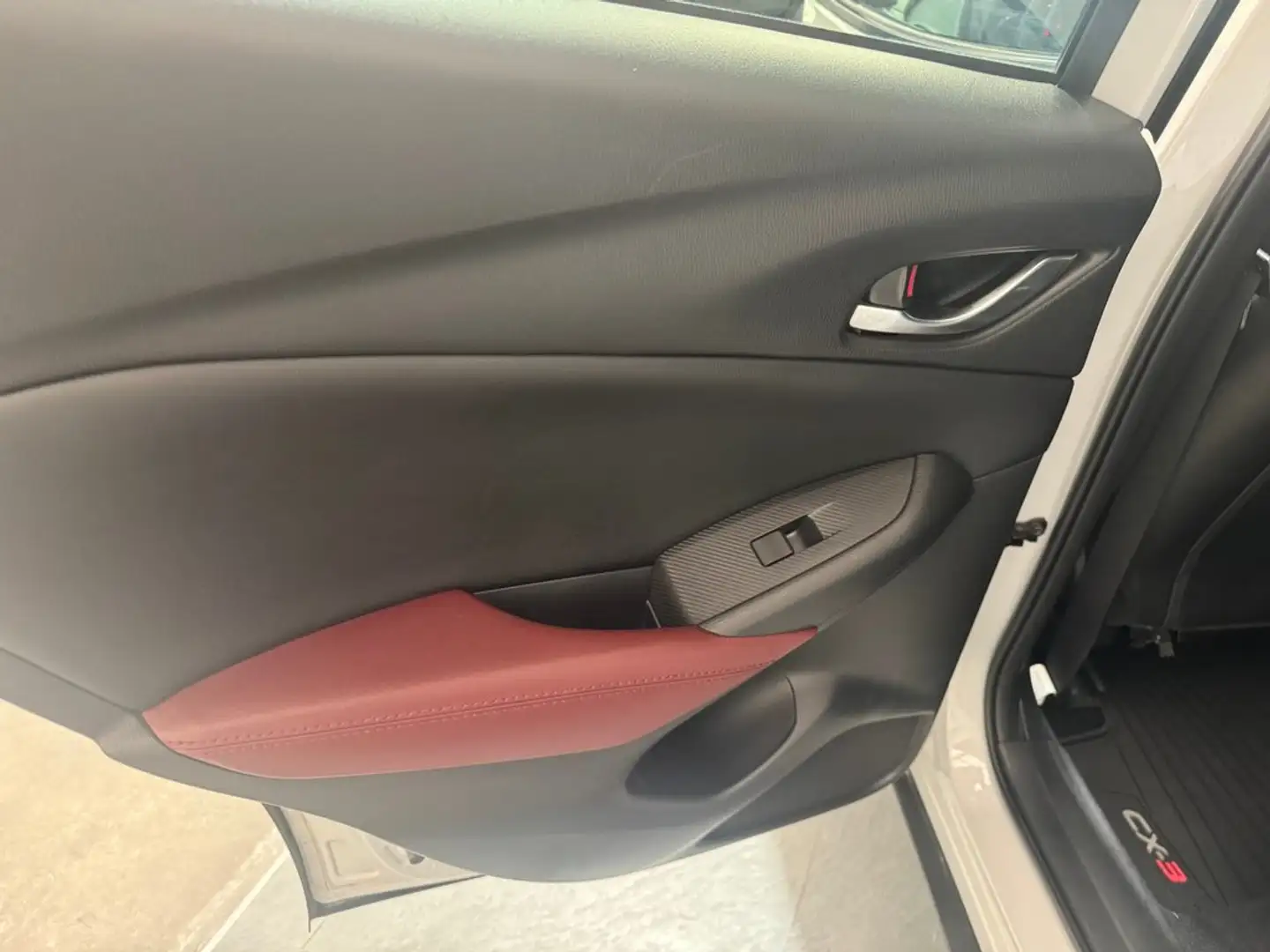 Mazda CX-3 1.5 SKYACTIV DE 77kW Luxury 4WD Gris - 1