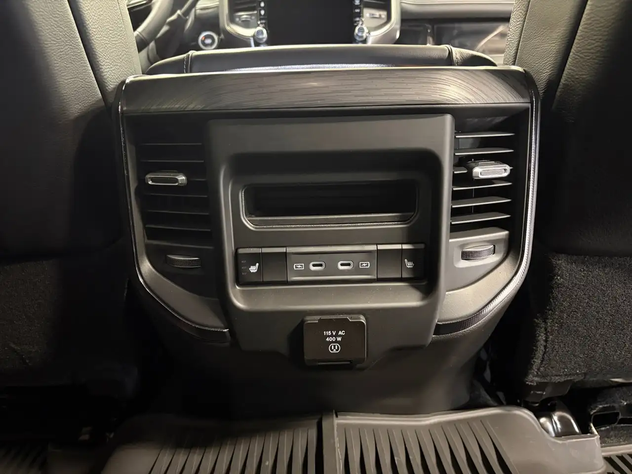 RAM 2500 снимка RAM 2500