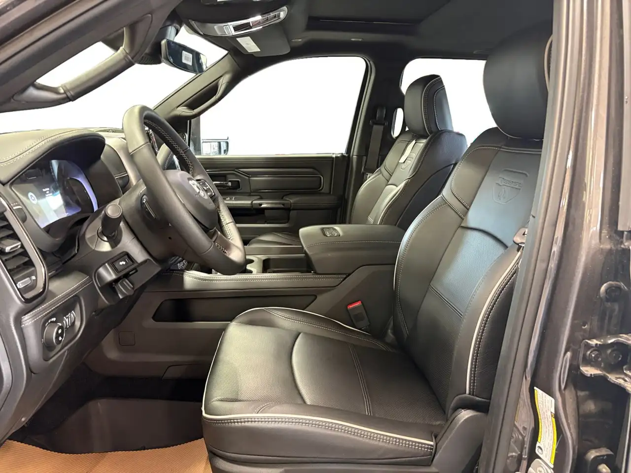 RAM 2500 снимка RAM 2500