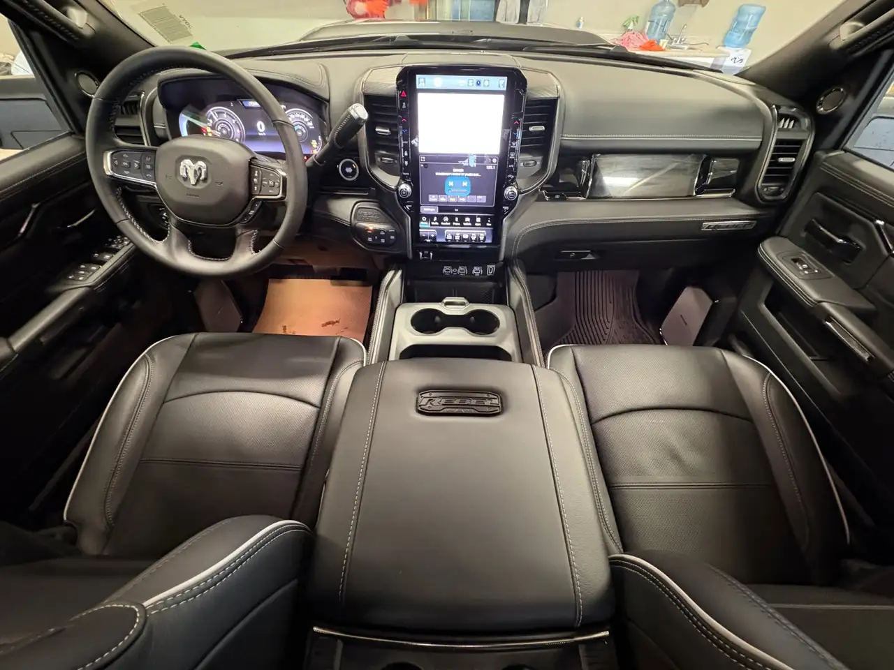 RAM 2500 снимка RAM 2500