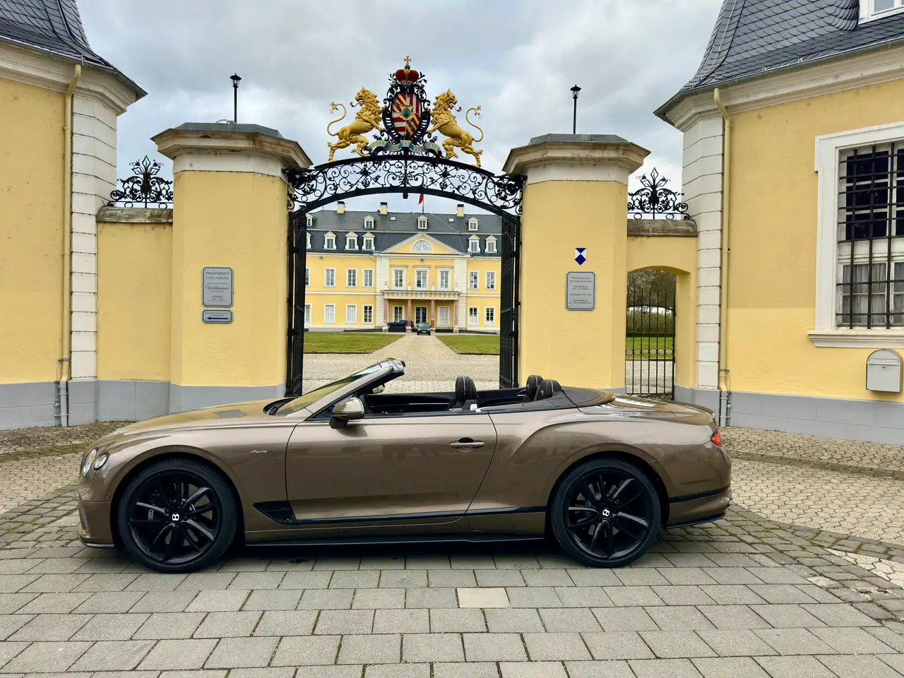 Bentley Continental GTC 2023 — фото 7