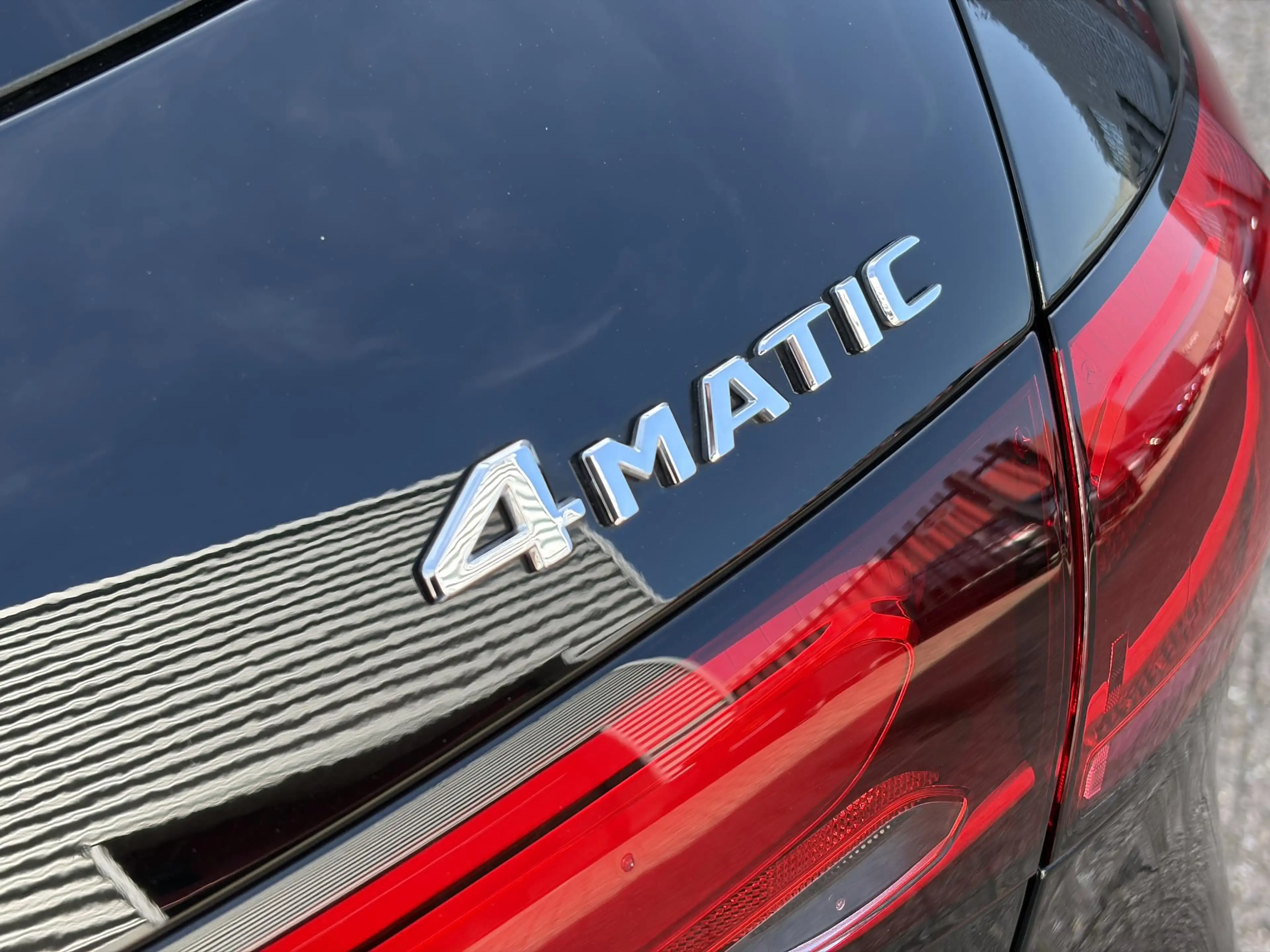 Mercedes-Benz GLC 300 300e 4MATIC Luxury Line — photo 8