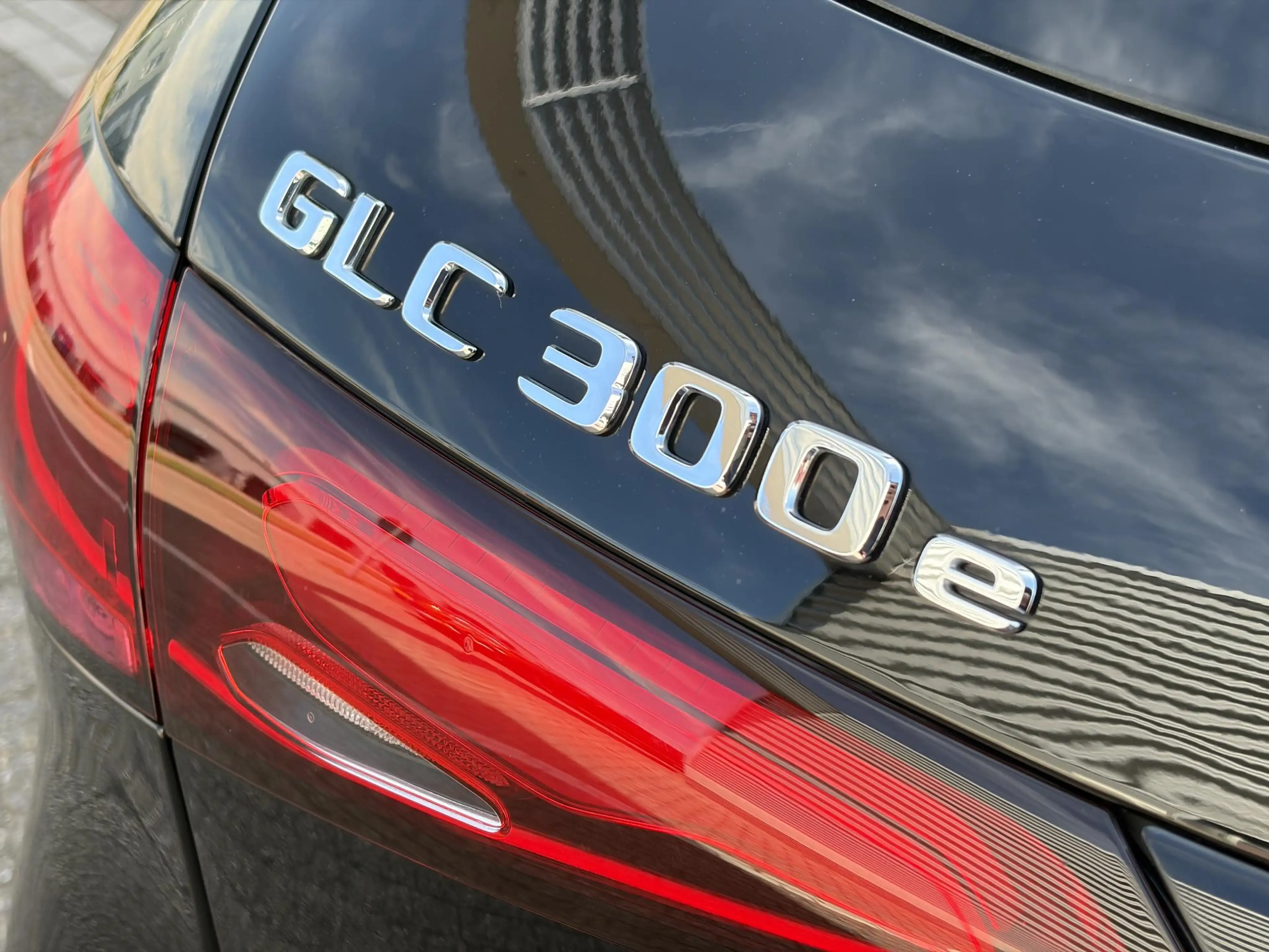 Mercedes-Benz GLC 300 300e 4MATIC Luxury Line — photo 9