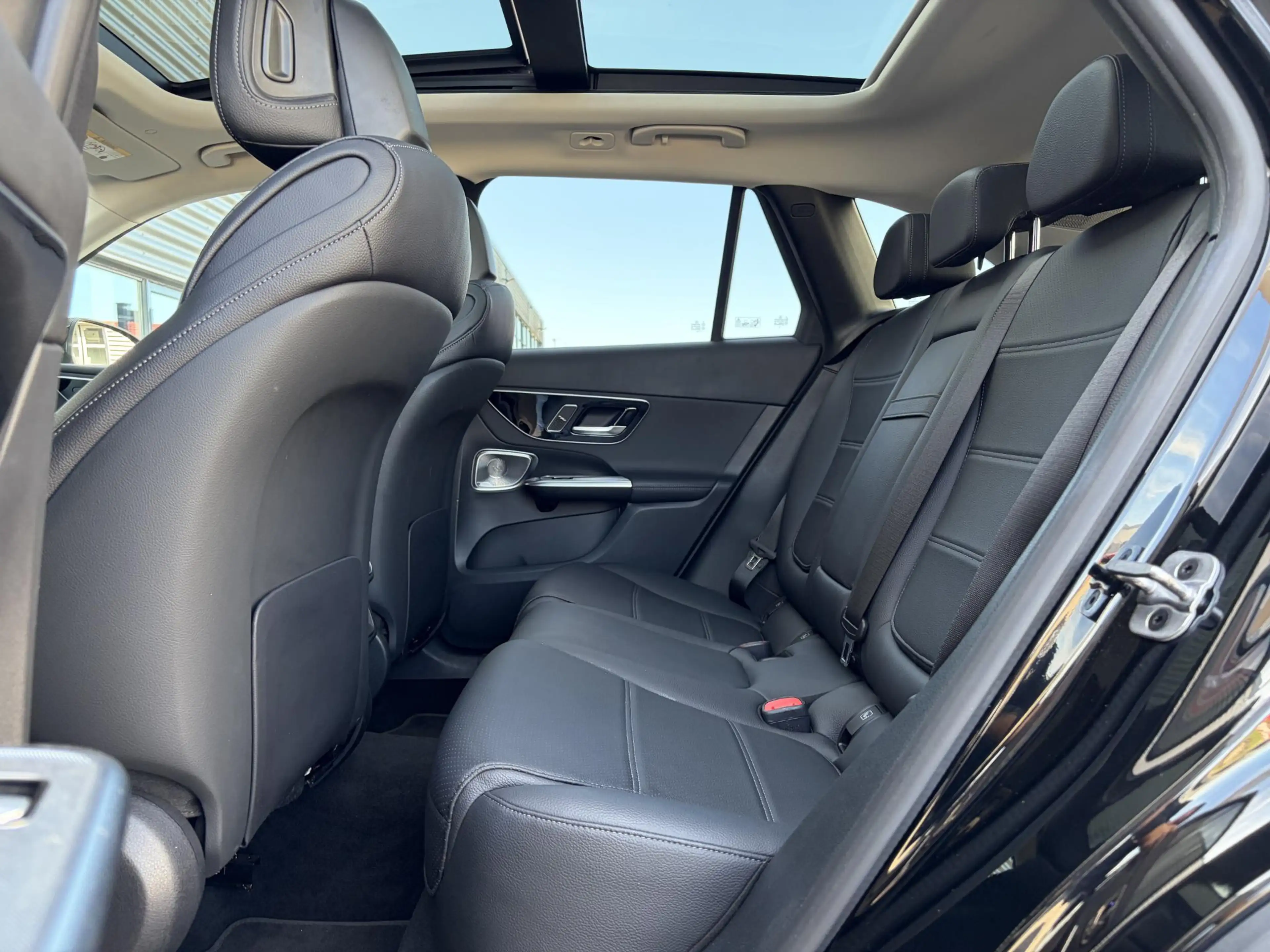 Mercedes-Benz GLC 300 300e 4MATIC Luxury Line — photo 13