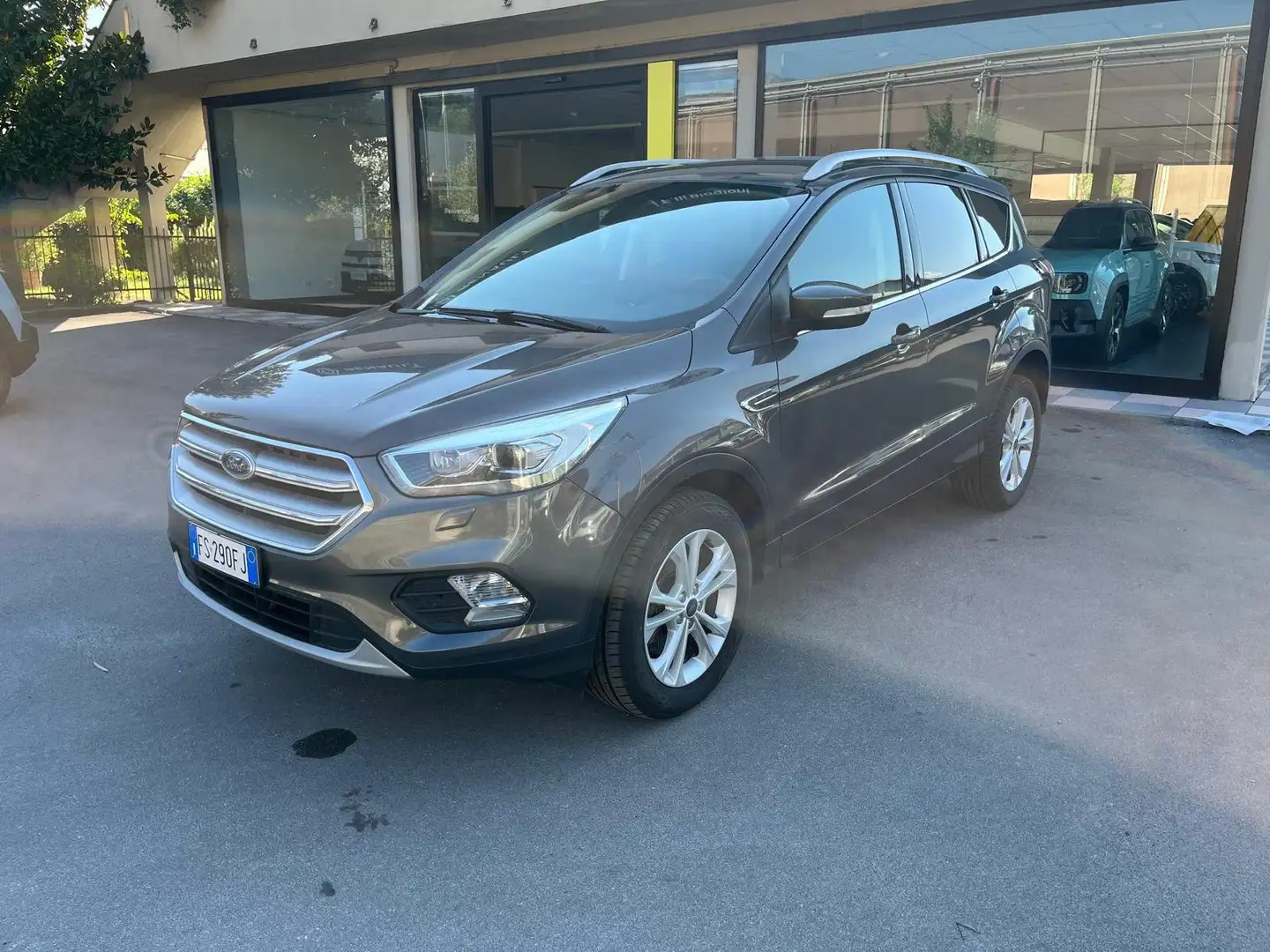 Ford Kuga Kuga 1.5 tdci Titanium s Grijs - 1