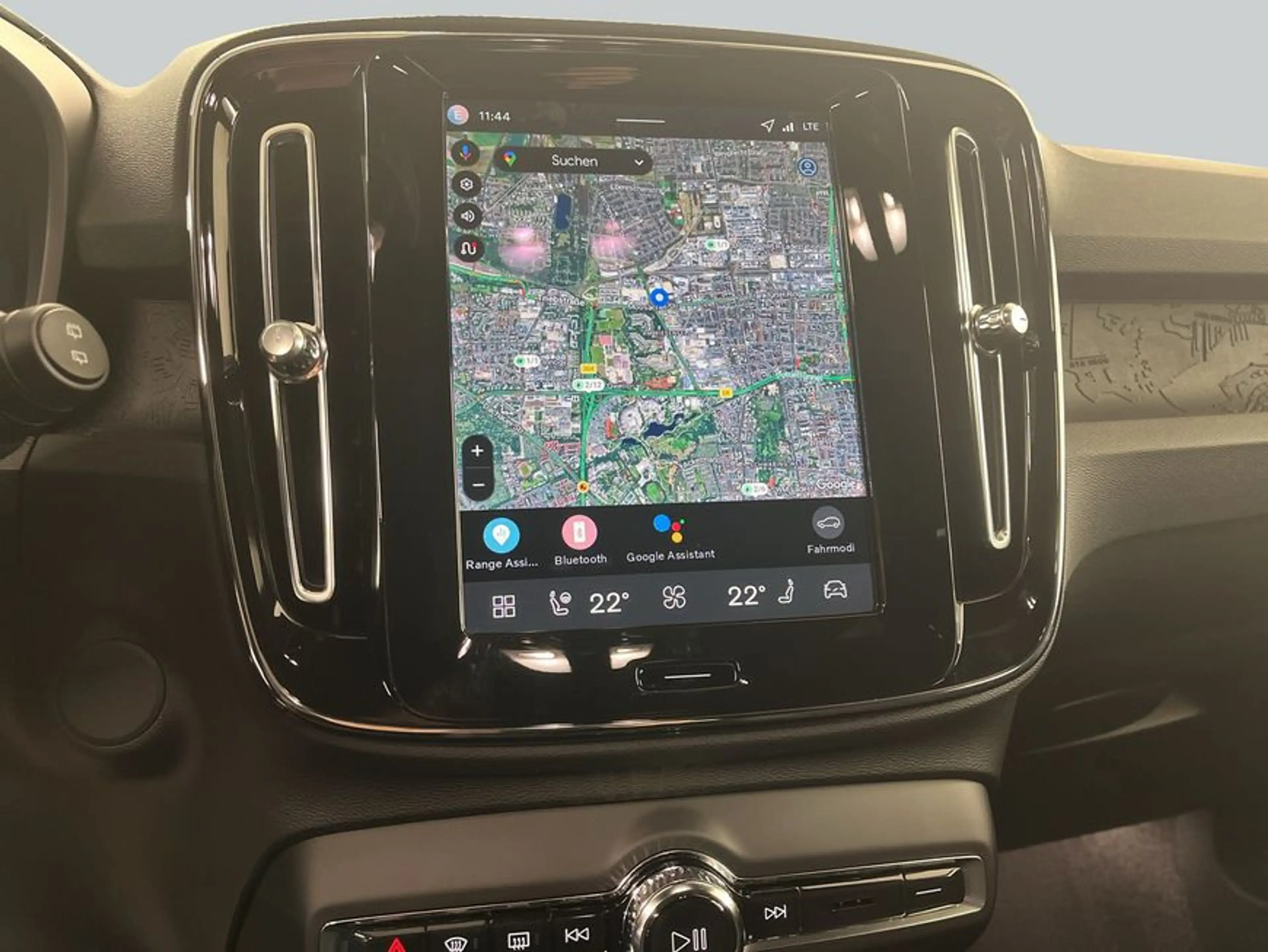 Volvo EX40 Fully Electric Twin Motor AWD Plus Black Edit — photo 15