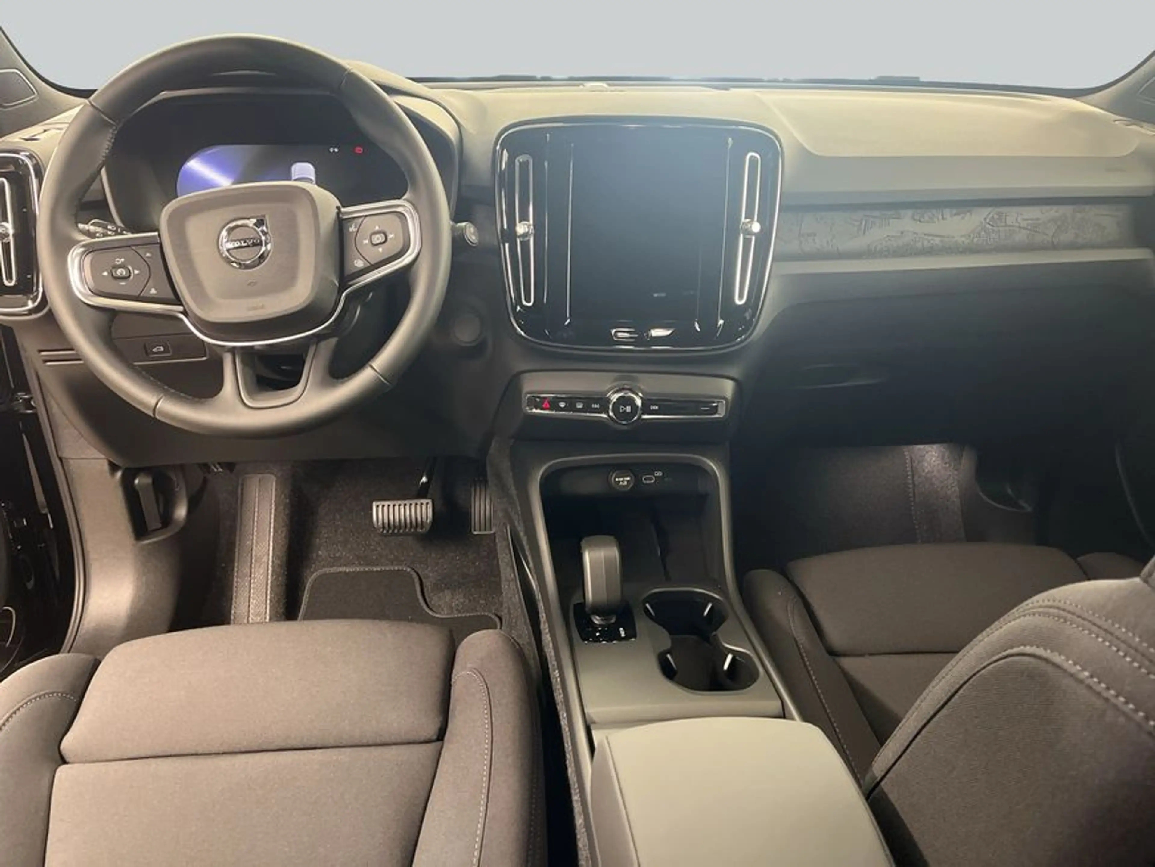 Volvo EX40 Fully Electric Twin Motor AWD Plus Black Edit — photo 12