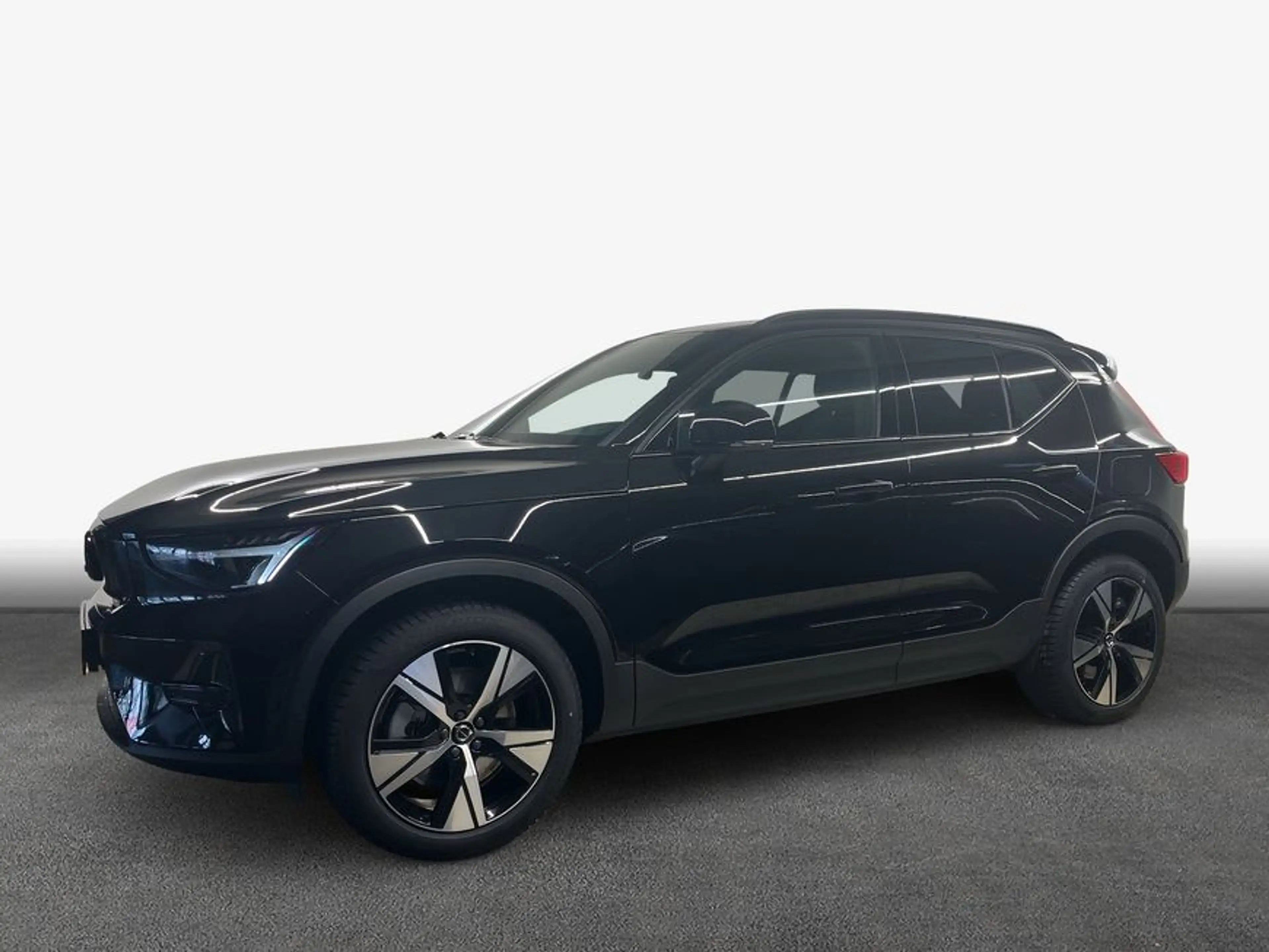 Volvo EX40 Fully Electric Twin Motor AWD Plus Black Edit — photo 5