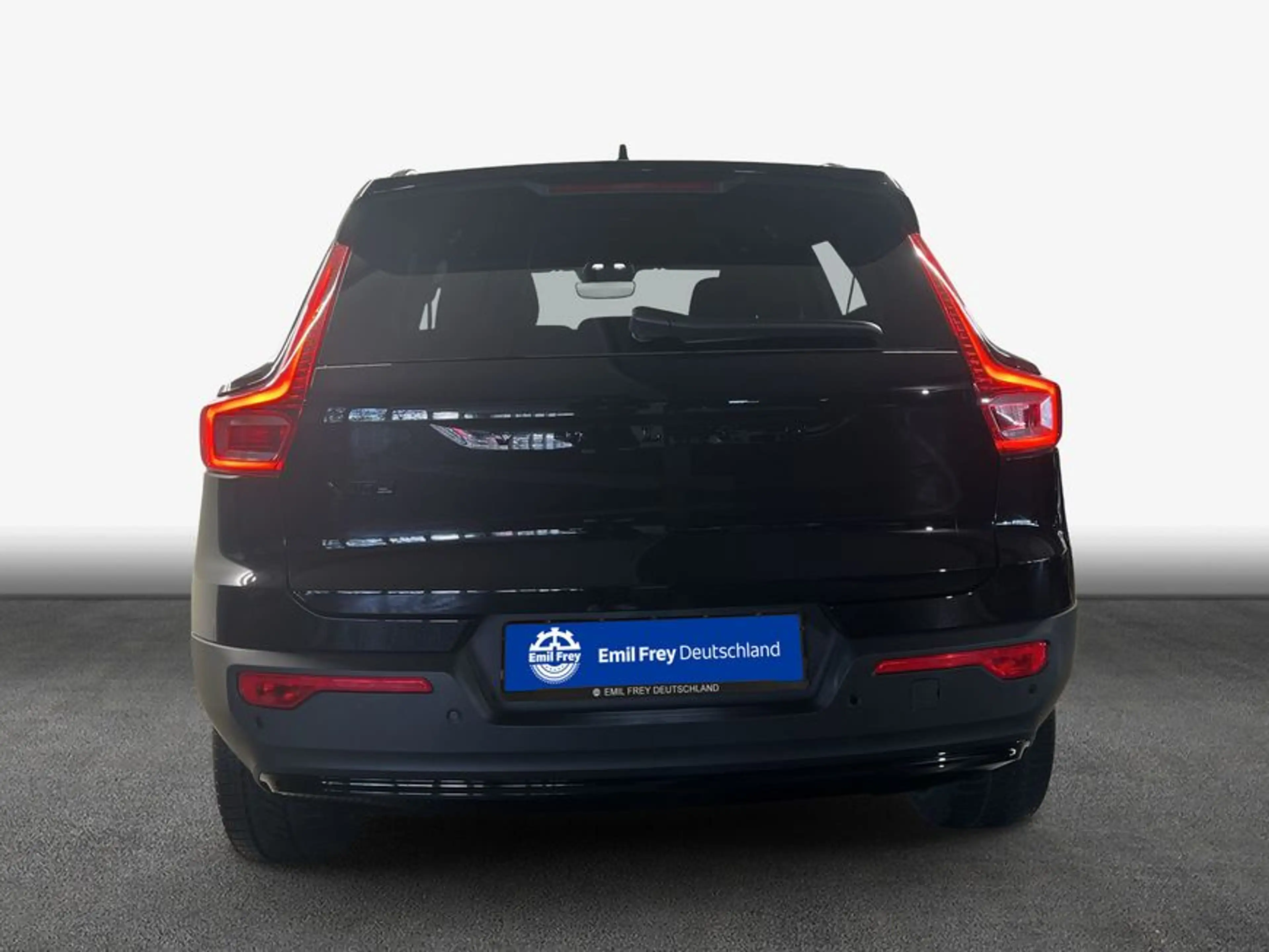 Volvo EX40 Fully Electric Twin Motor AWD Plus Black Edit — photo 6