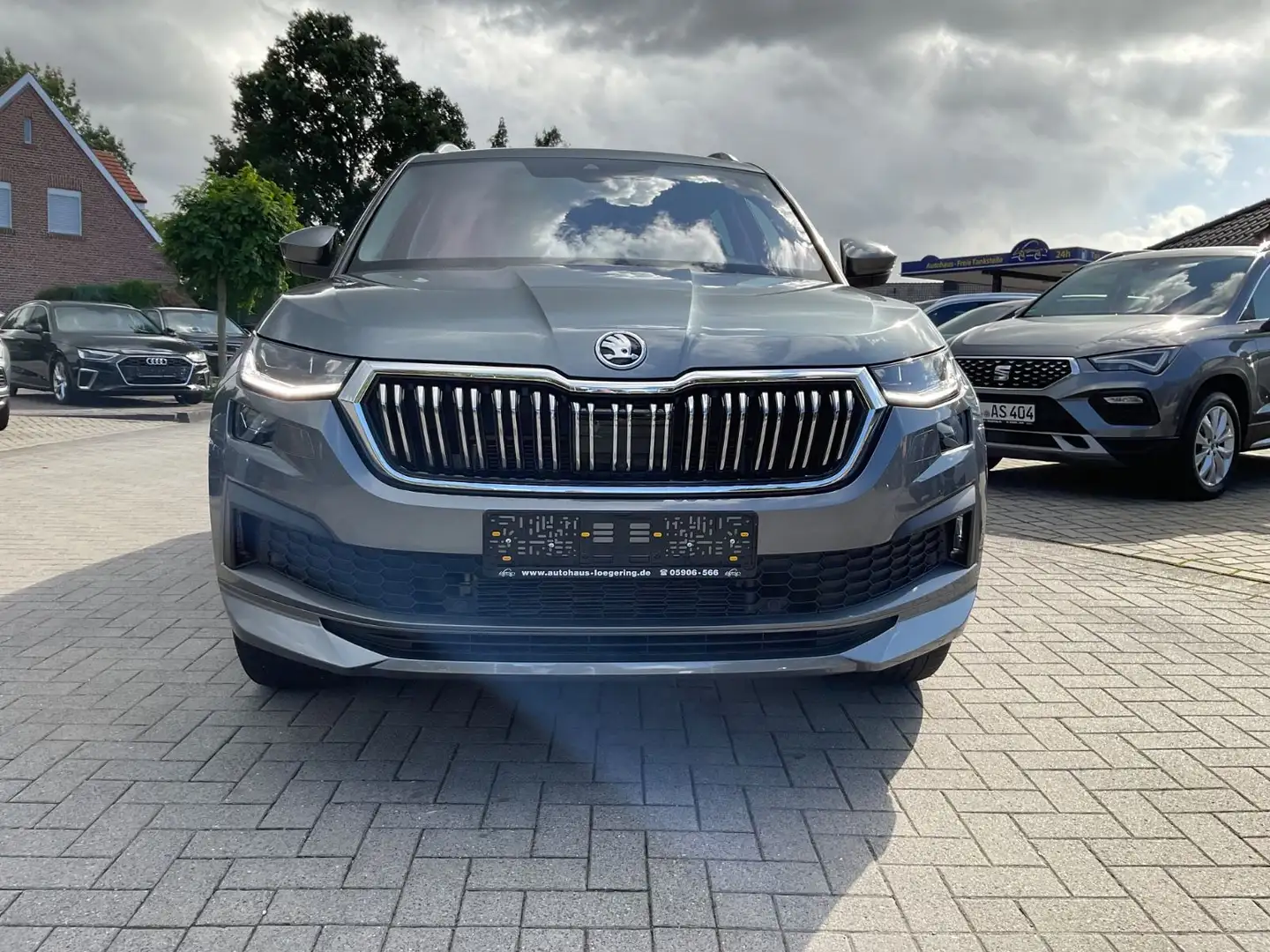 Skoda Kodiaq 2.0 TDI DSG 4x4 L&K,AHK,360°Kamera Gris - 2