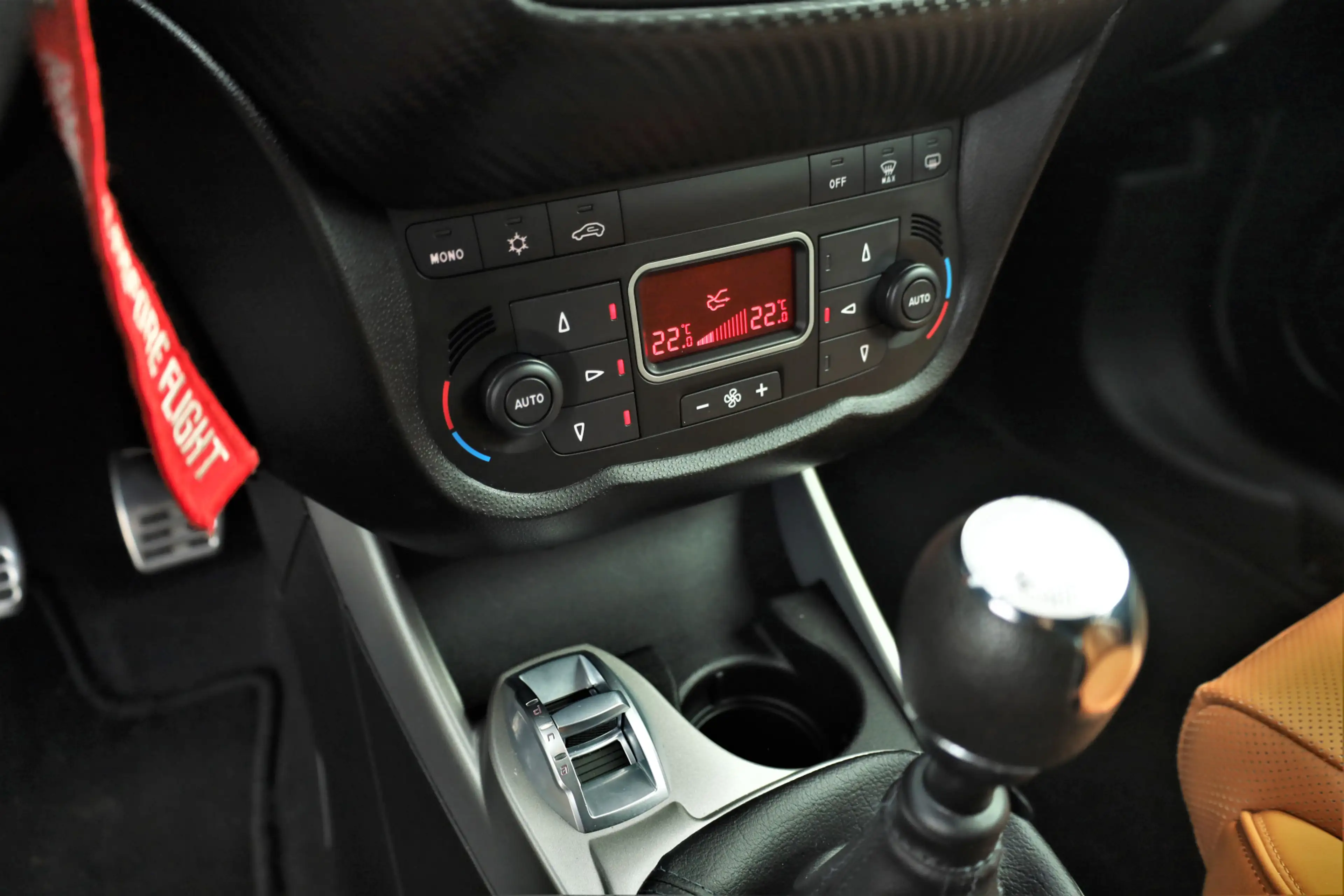 Alfa Romeo MiTo 0.9 TwinAir Esclusivo — photo 7