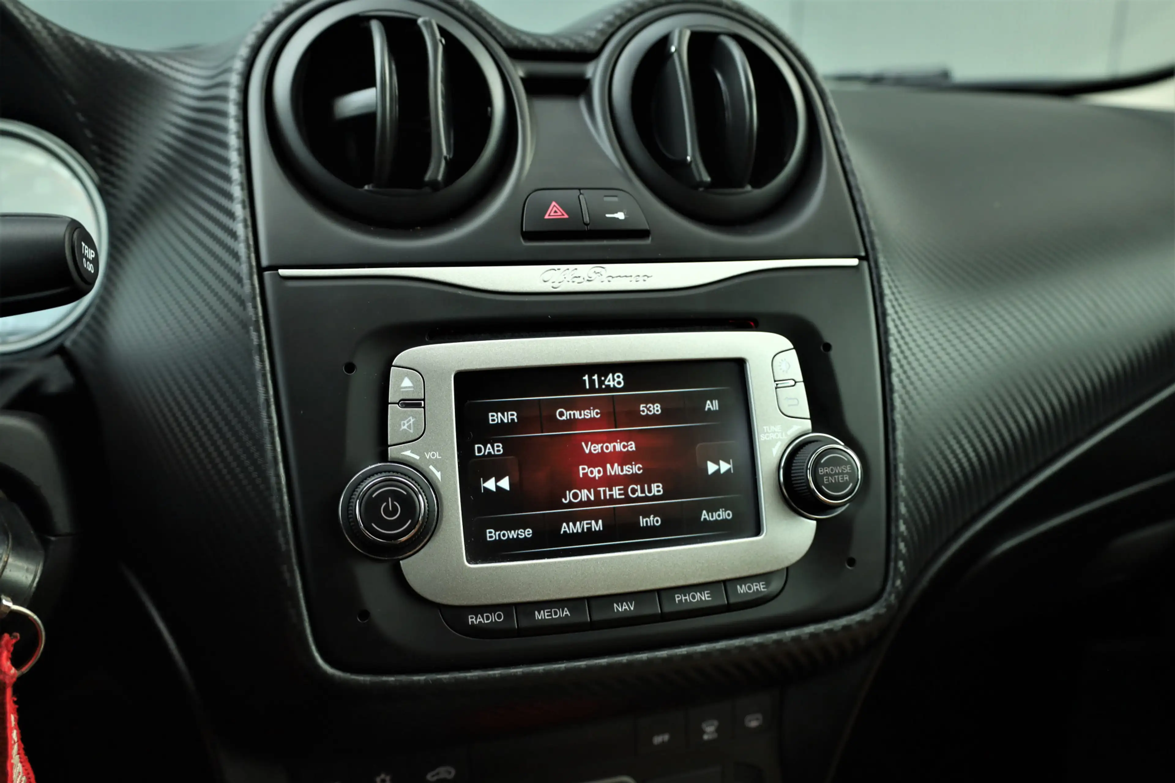 Alfa Romeo MiTo 0.9 TwinAir Esclusivo — photo 13