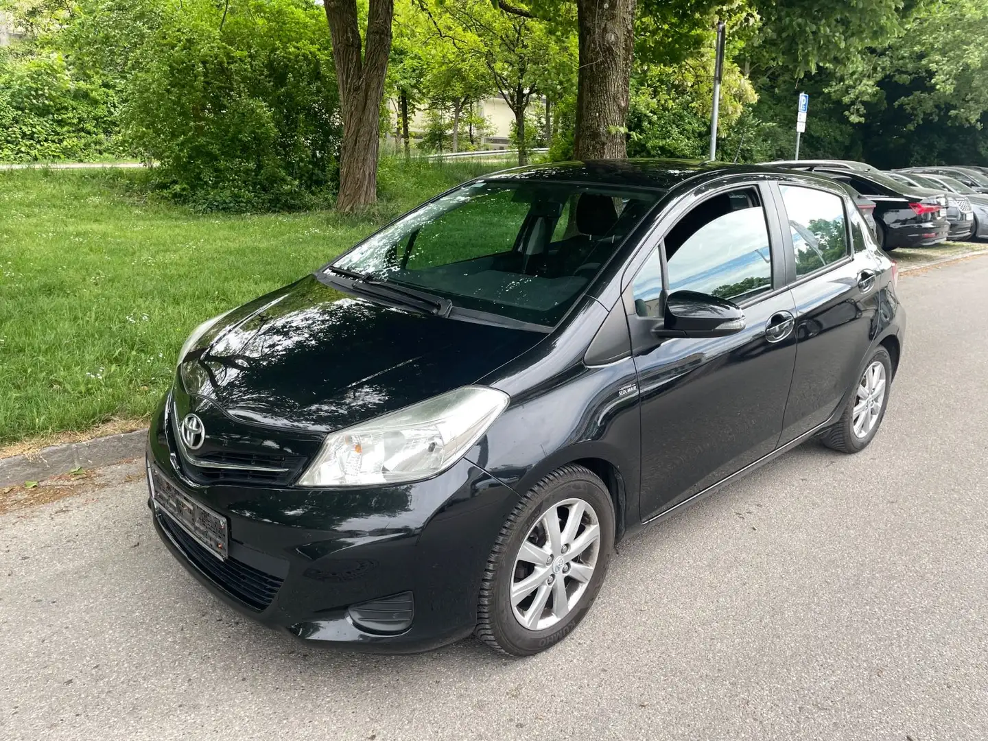 Toyota Yaris 1.4 D-4D Cool*Klima*EU5*AHK* Negro - 1