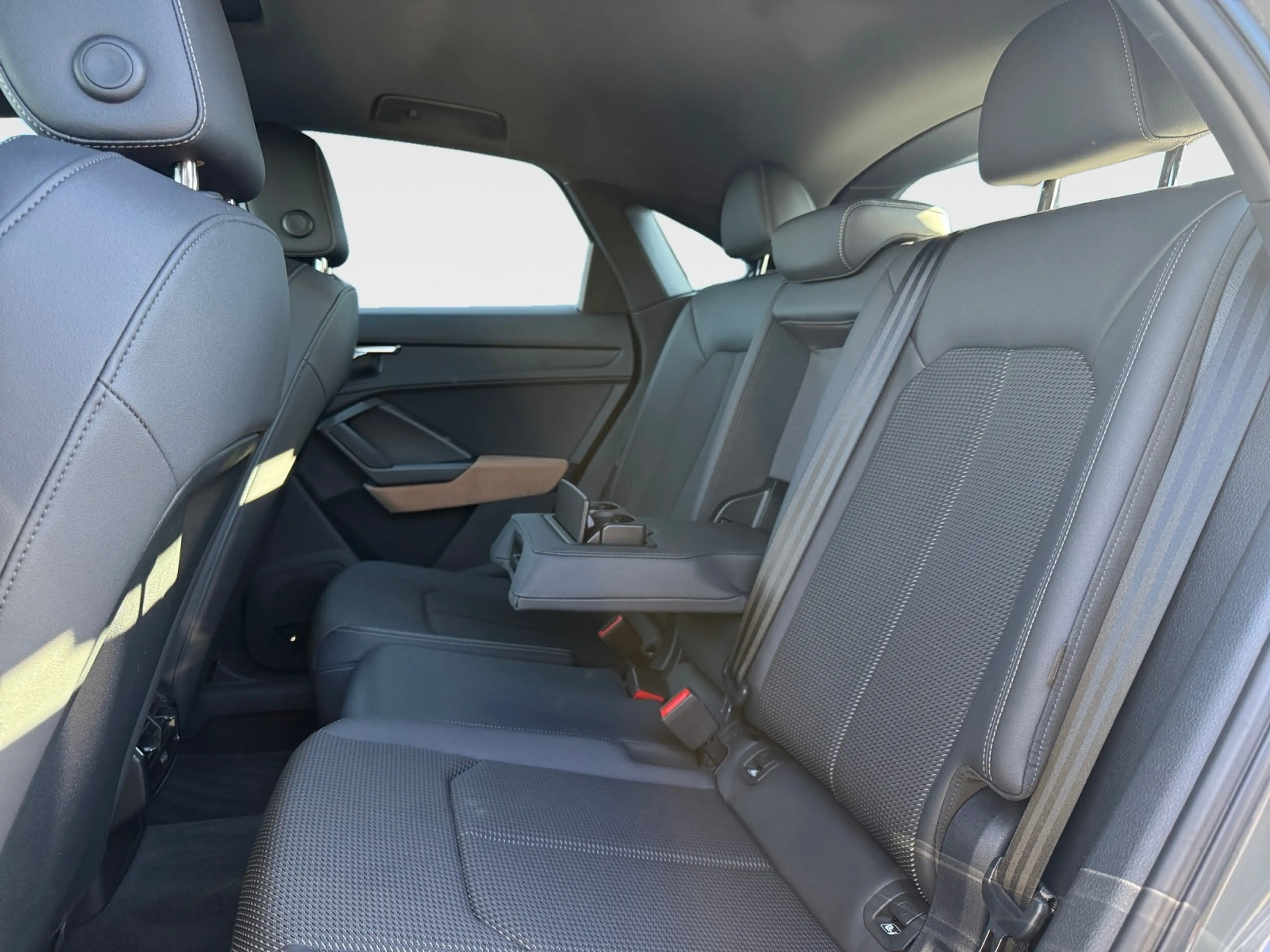 Audi Q3 Sportback 2.0 TDI quattro S-tronic RFK SHZ ACC Pa — photo 9