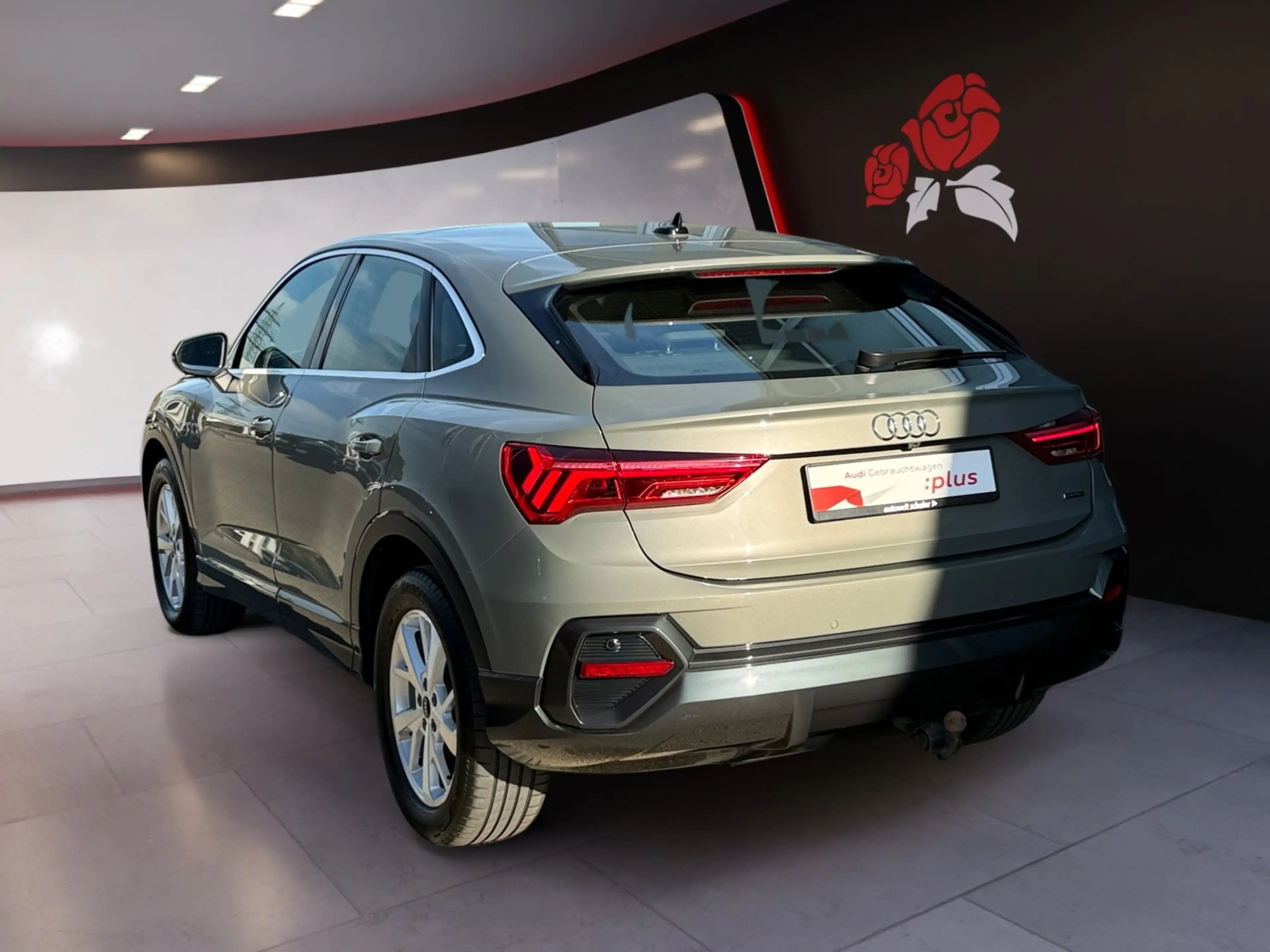 Audi Q3 Sportback 2.0 TDI quattro S-tronic RFK SHZ ACC Pa — photo 4