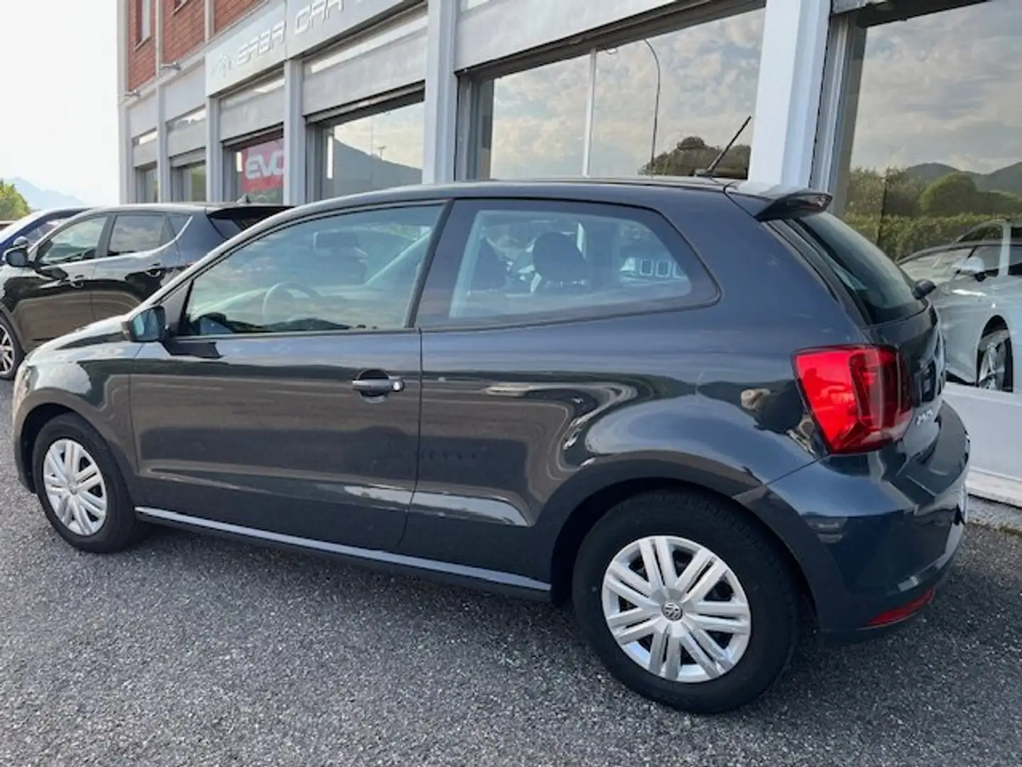 Volkswagen Polo Polo V 2014 3p 1.0 mpi Trendline 60cv Grigio - 2