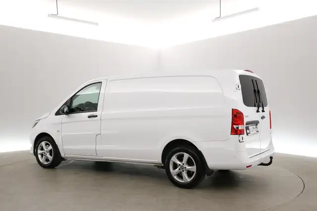 Mercedes-Benz Vito view 4