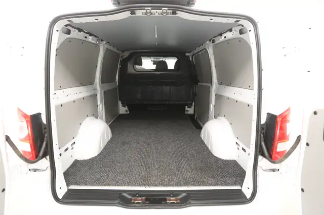 Mercedes-Benz Vito view 3