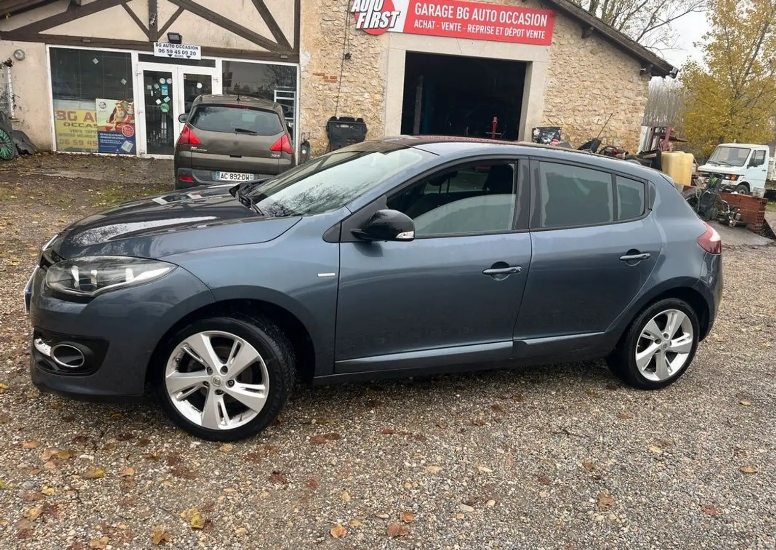 Renault Megane III 1.2TCe 130cv Gris - 2