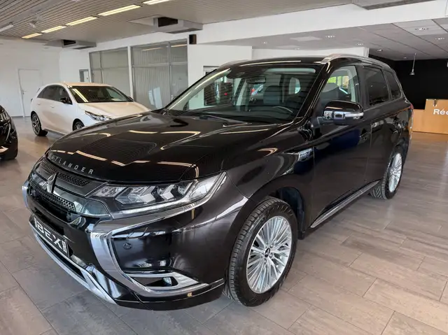 Mitsubishi Outlander 2.4i*4WD*SILVANO*1ERPROP*GARANTIE12MOIS*BOITEAUTO+PALETTE*CAMERA*GPS*PLUG-IN HYBRID*FULL*