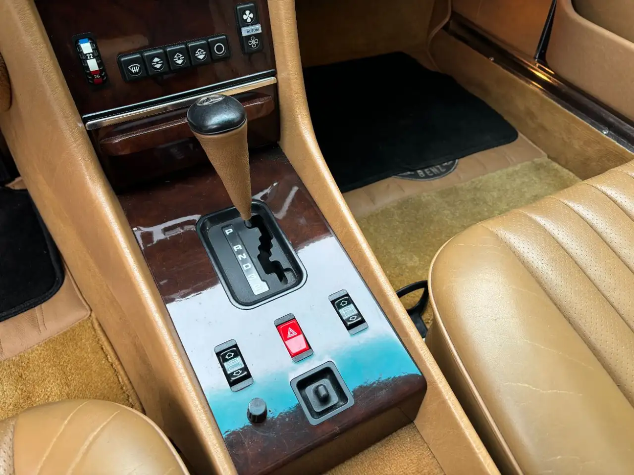 Mercedes-Benz 560 SL AUT, foto 10