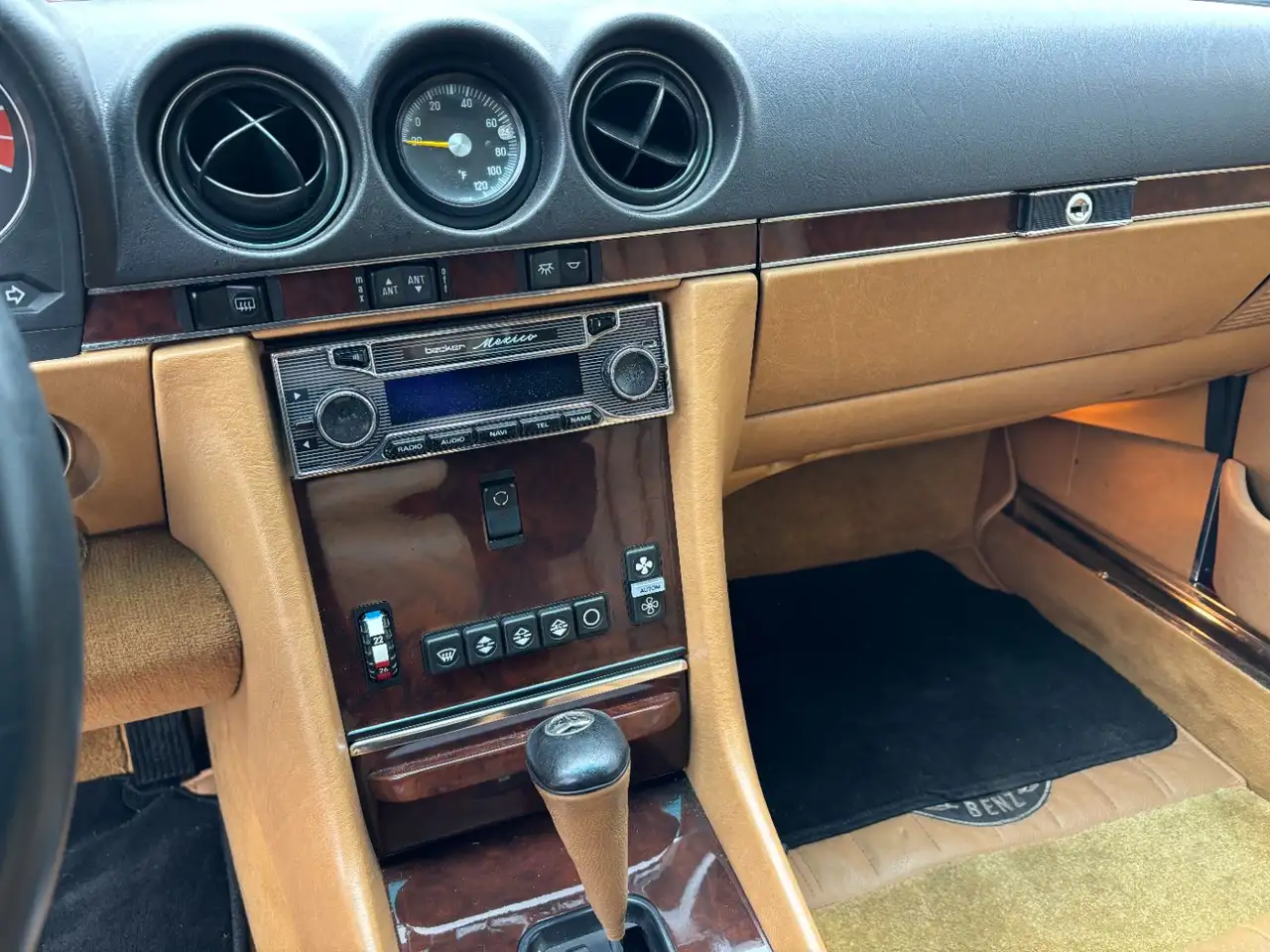 Mercedes-Benz 560 SL AUT, foto 9