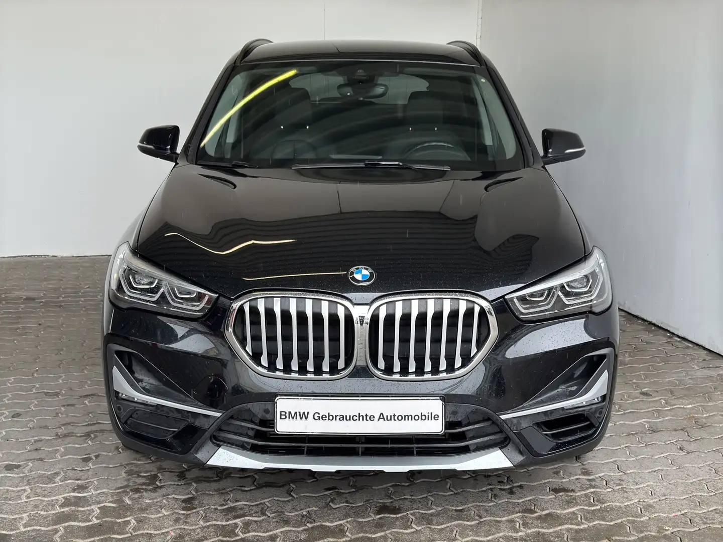 BMW X1 xDrive20iA xLine Navi.LED:AHK.RFK.Keyl.PDC.SH Schwarz - 1