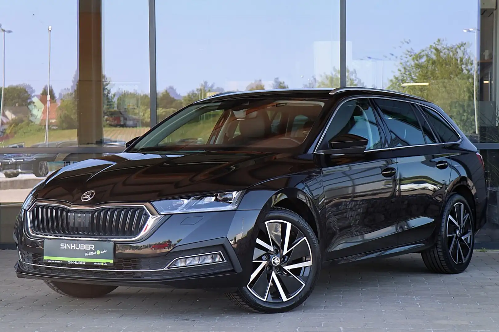 Skoda Octavia Combi 1,4 iV First Edition DSG ACC, e-Sportsitz... Schwarz - 1