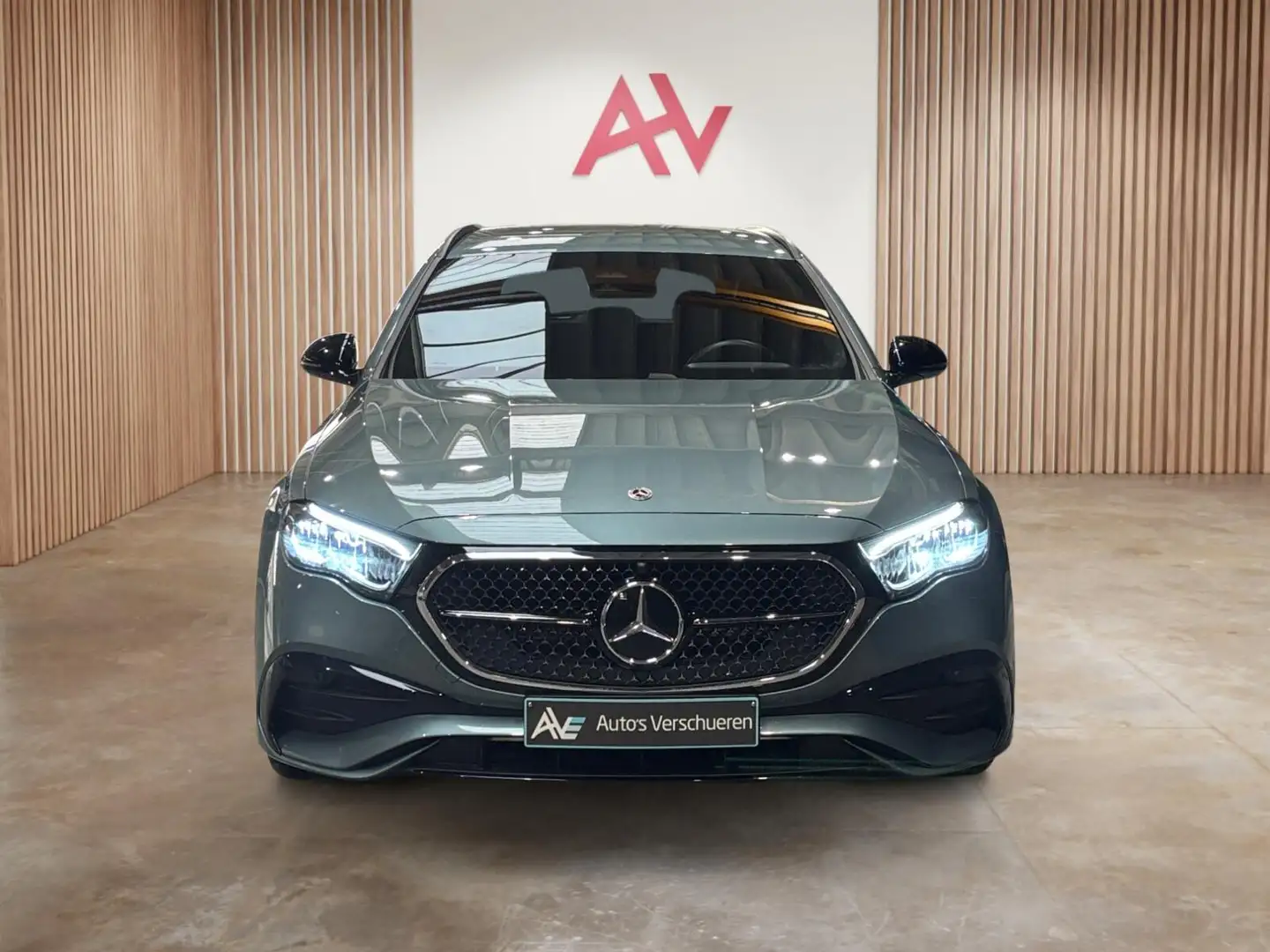 Mercedes-Benz E 300 e Break AMG-Line ** Trekhaak | Distronic | Night Grijs - 2