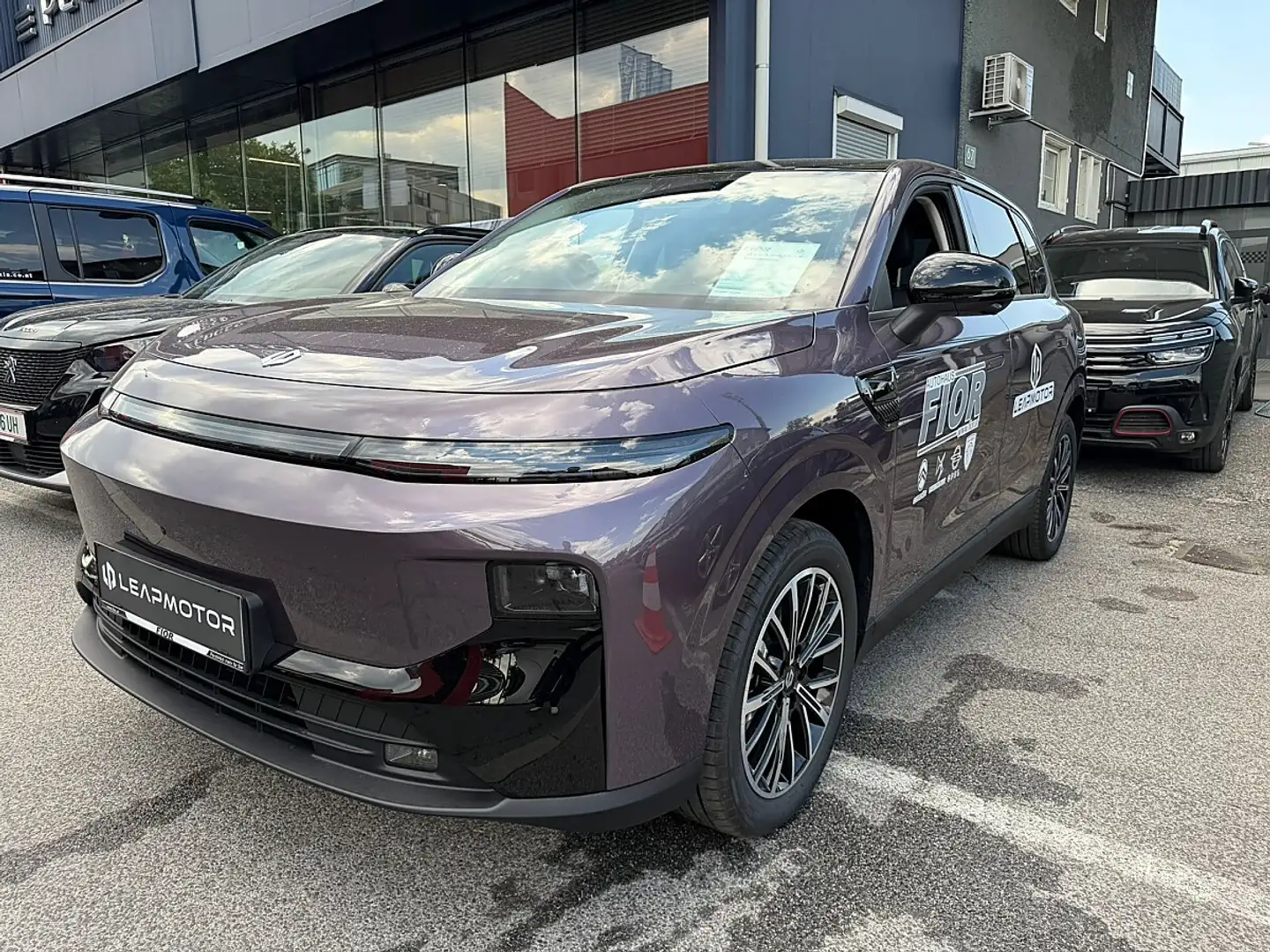 Leapmotor B10 Hybrid EV Design (L1072) Violett - 1