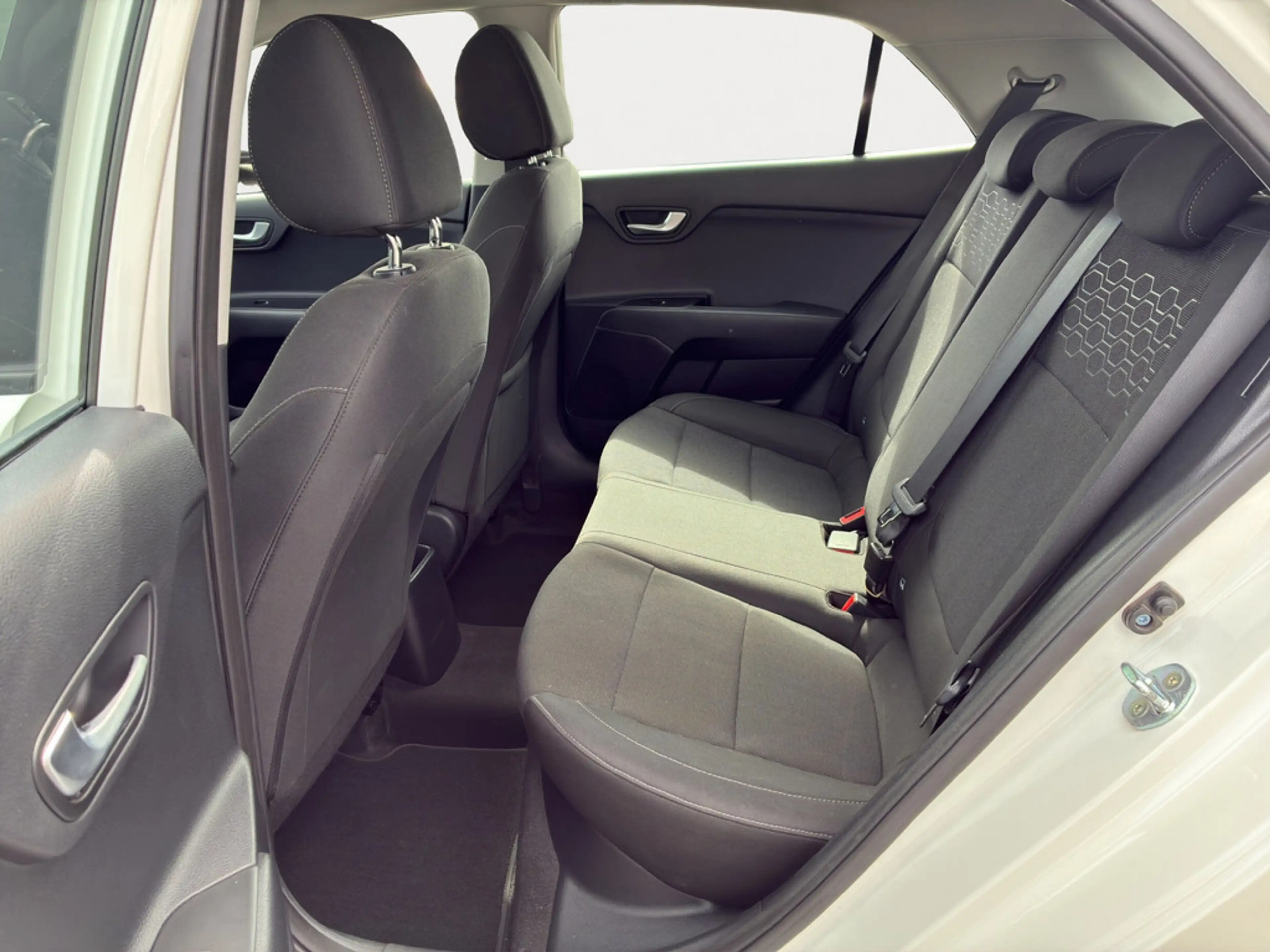 Kia Rio 1.2 Vision | KLIAAUTO | SHZ | PDC — photo 10