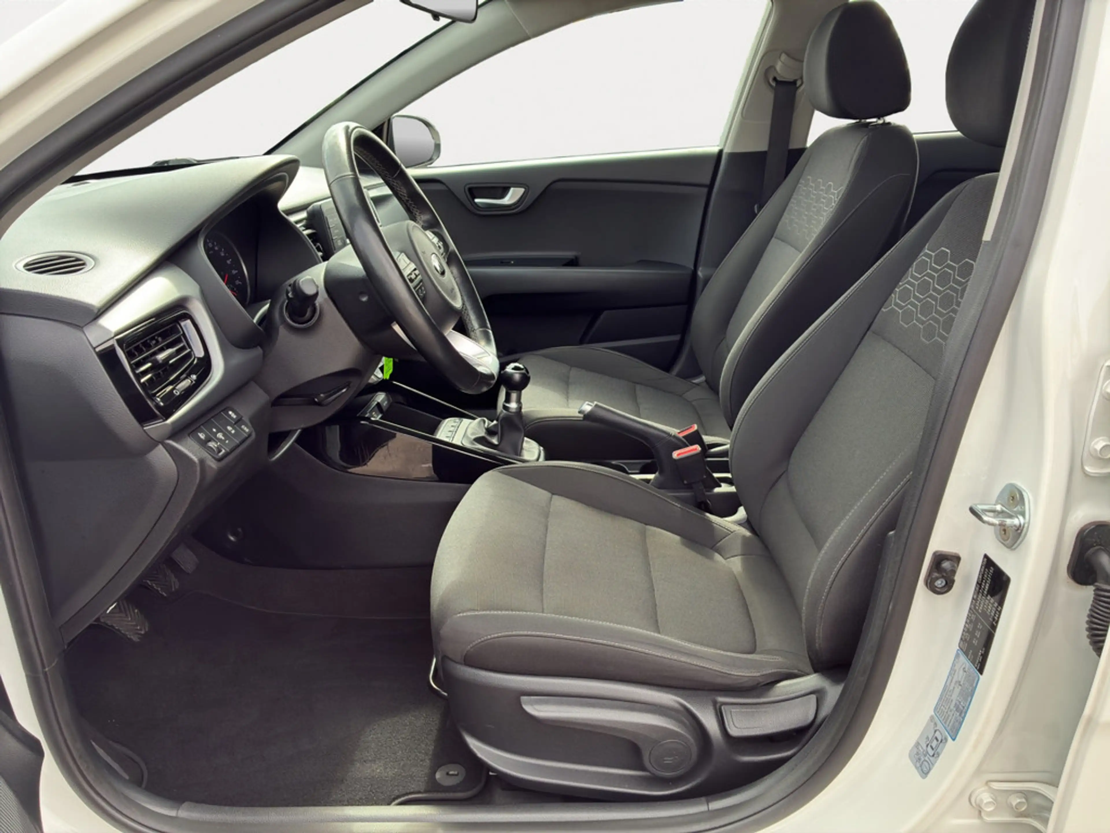 Kia Rio 1.2 Vision | KLIAAUTO | SHZ | PDC — photo 8