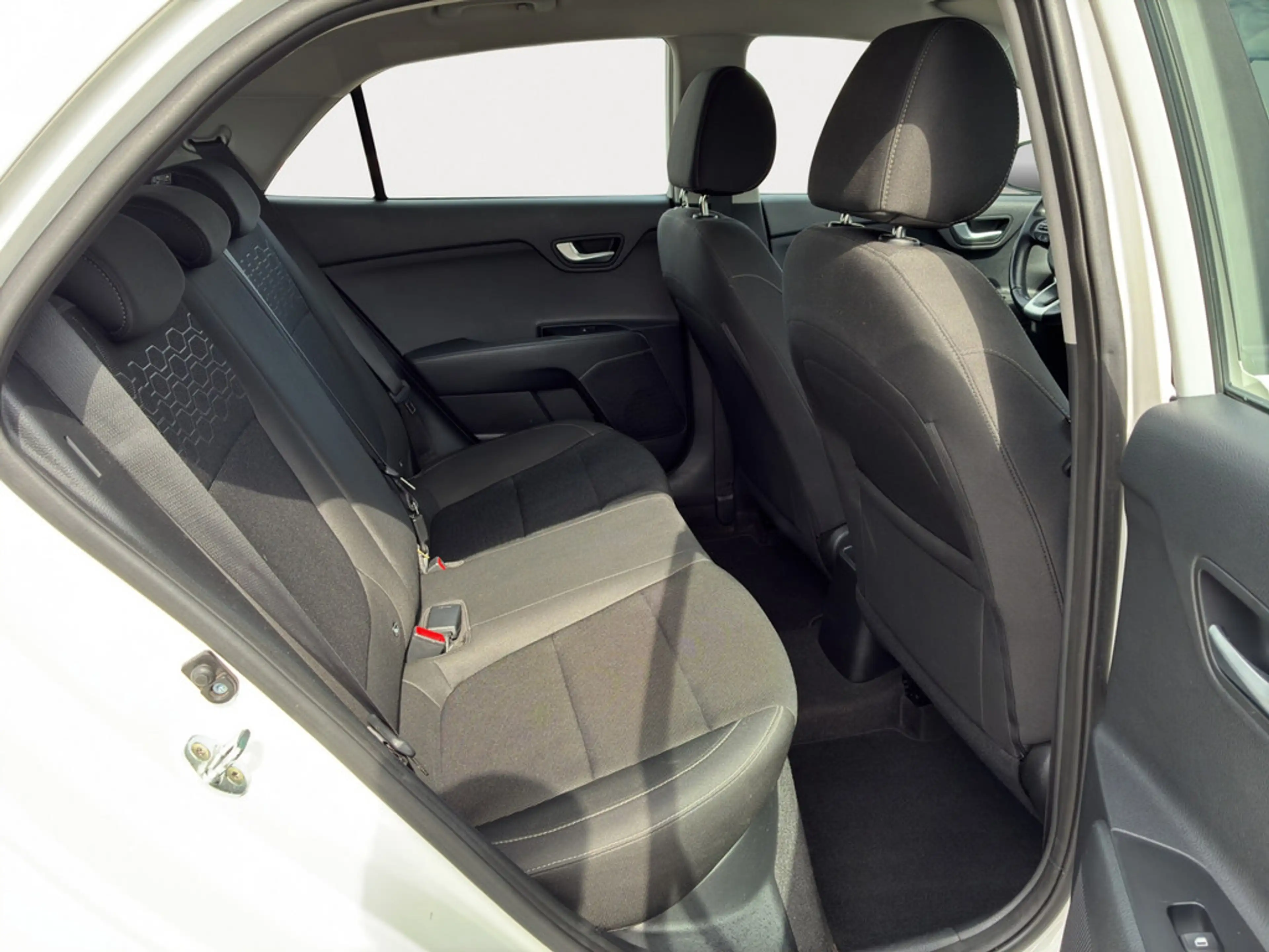Kia Rio 1.2 Vision | KLIAAUTO | SHZ | PDC — photo 12